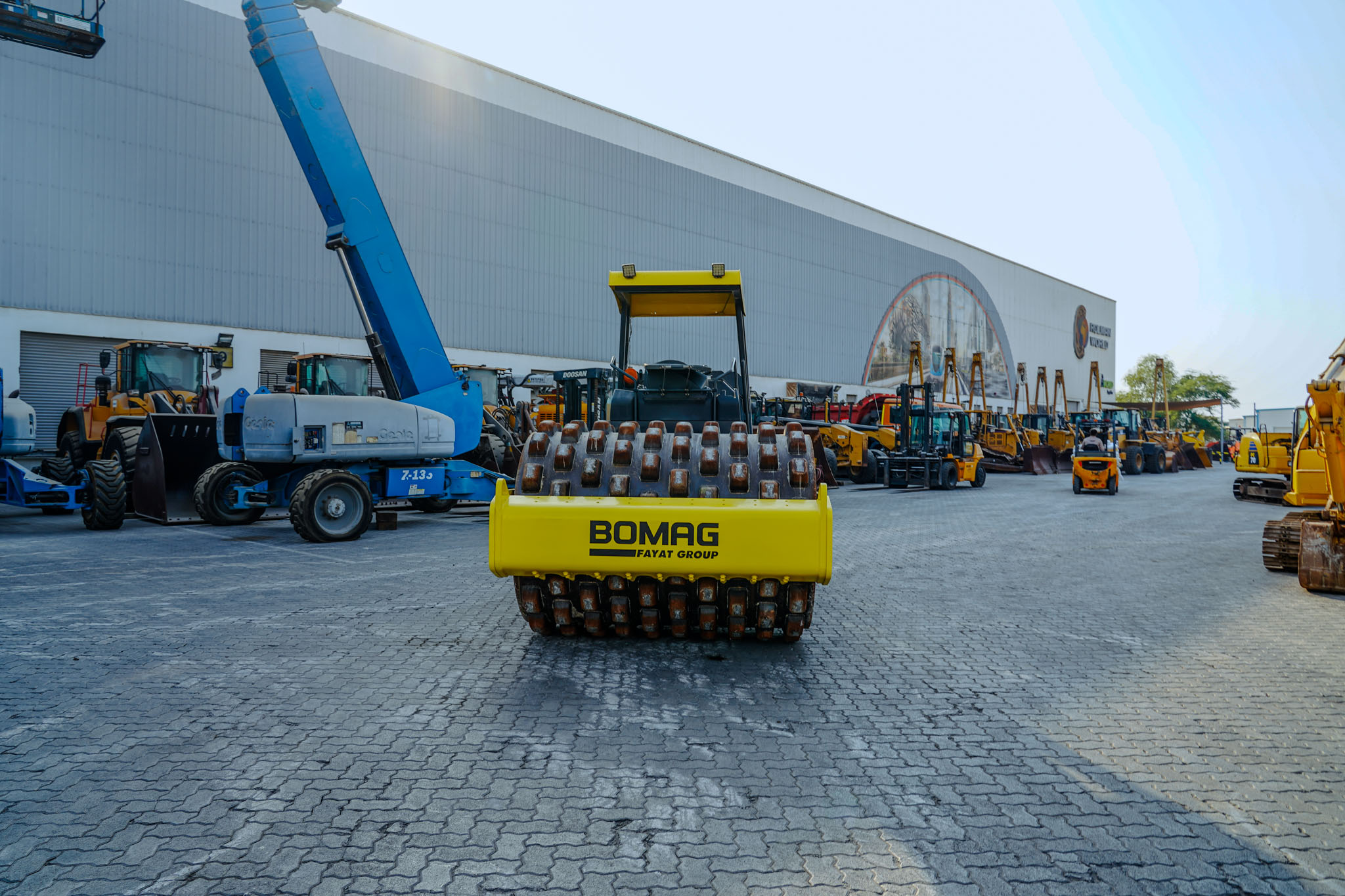 2013 BOMAG BW211 PD-40 Padfoot Drum Compactor - Image 2