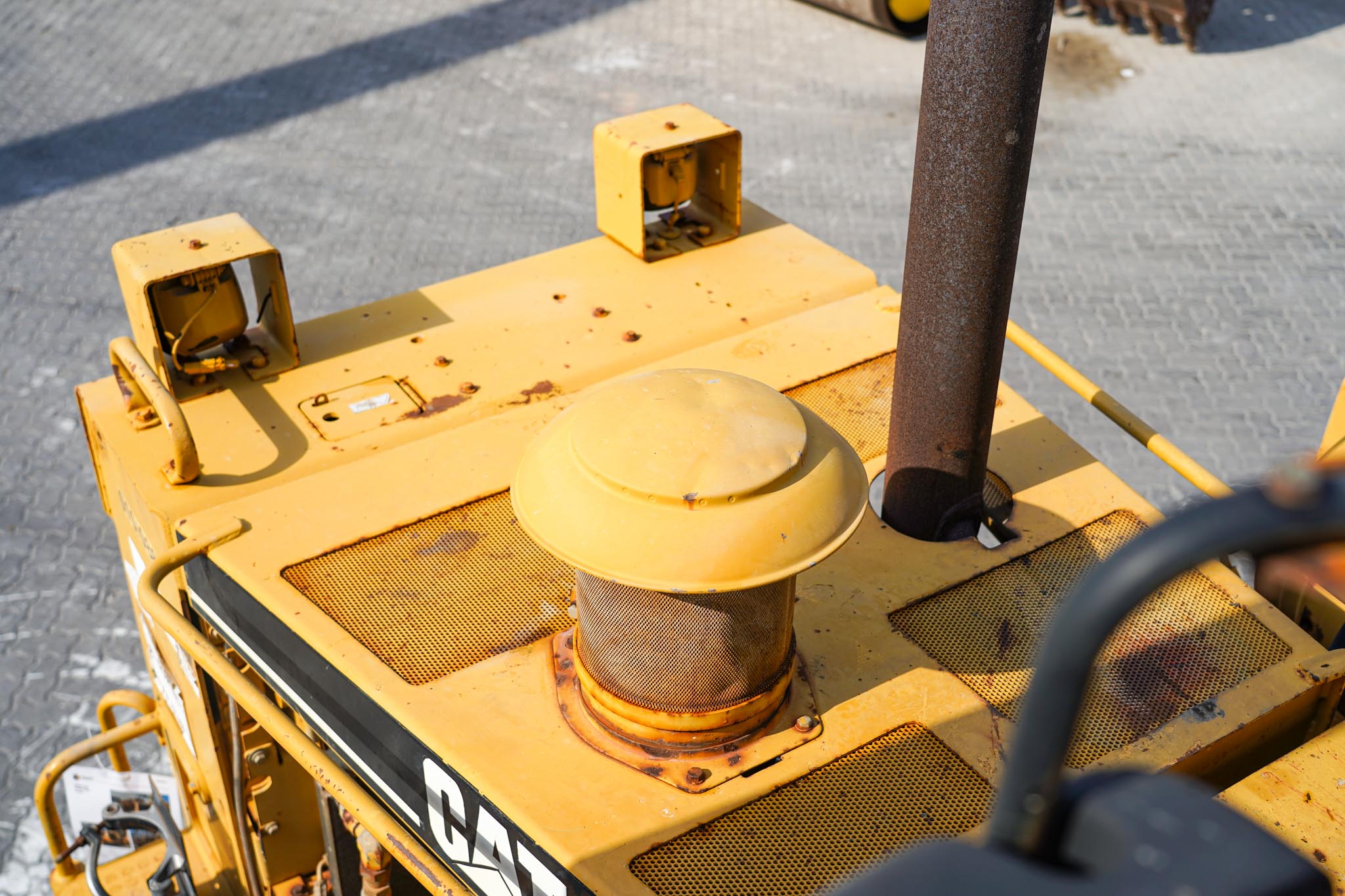 1998 CAT 572R Pipe Layer - Image 24