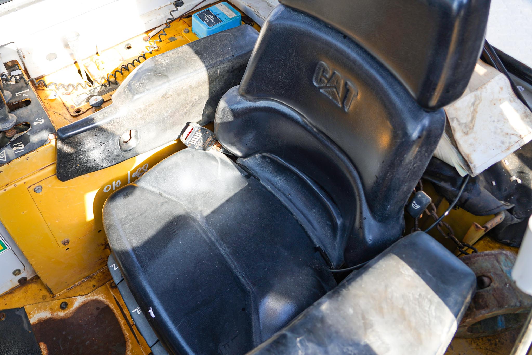 1998 CAT 572R Pipe Layer - Image 25