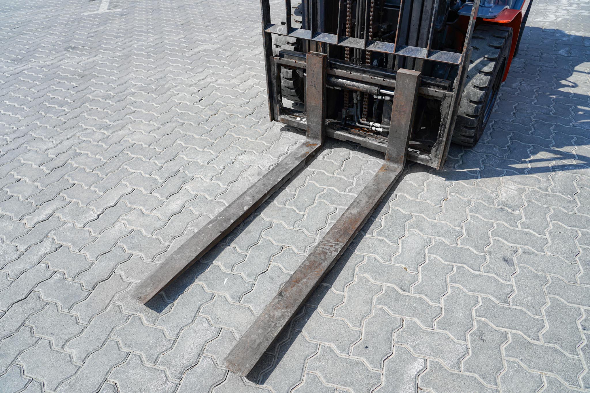 2018 Toyota 8FDU25 4500 lb Pneumatic Tire Forklift - Image 20