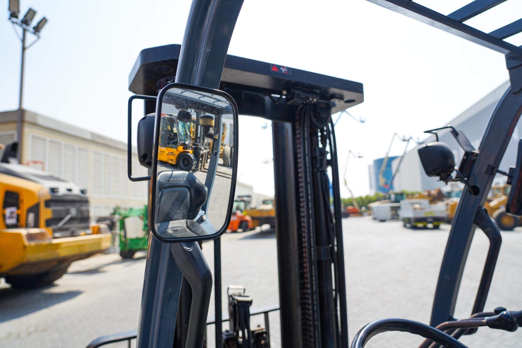 2018 Toyota 8FDU25 4500 lb Pneumatic Tire Forklift - Image 12