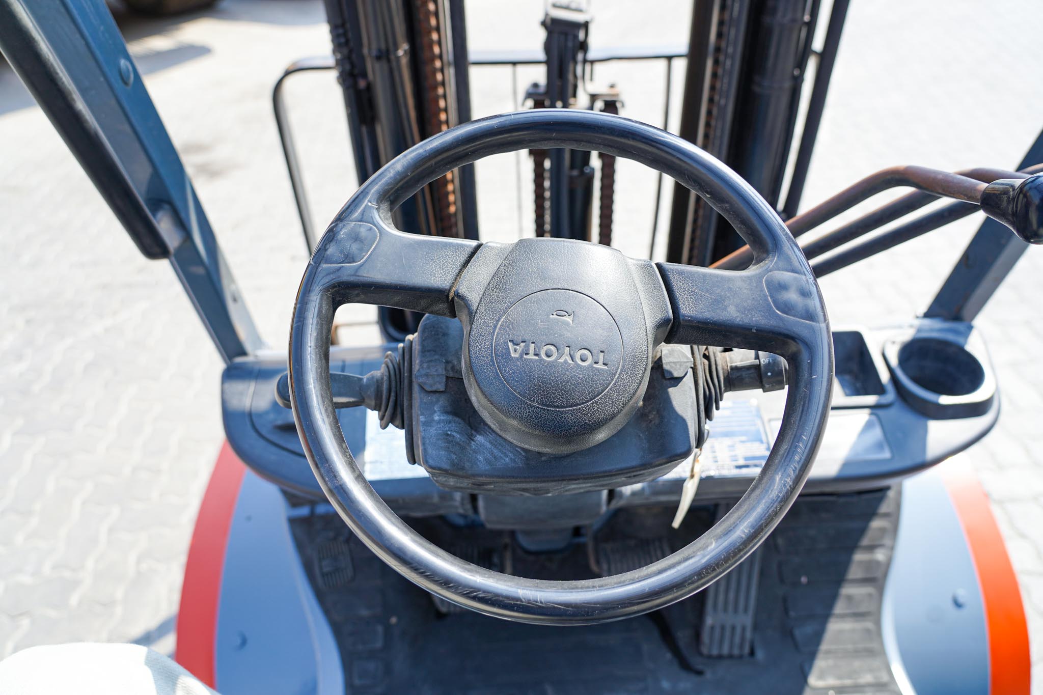 2018 Toyota 8FDU25 4500 lb Pneumatic Tire Forklift - Image 14