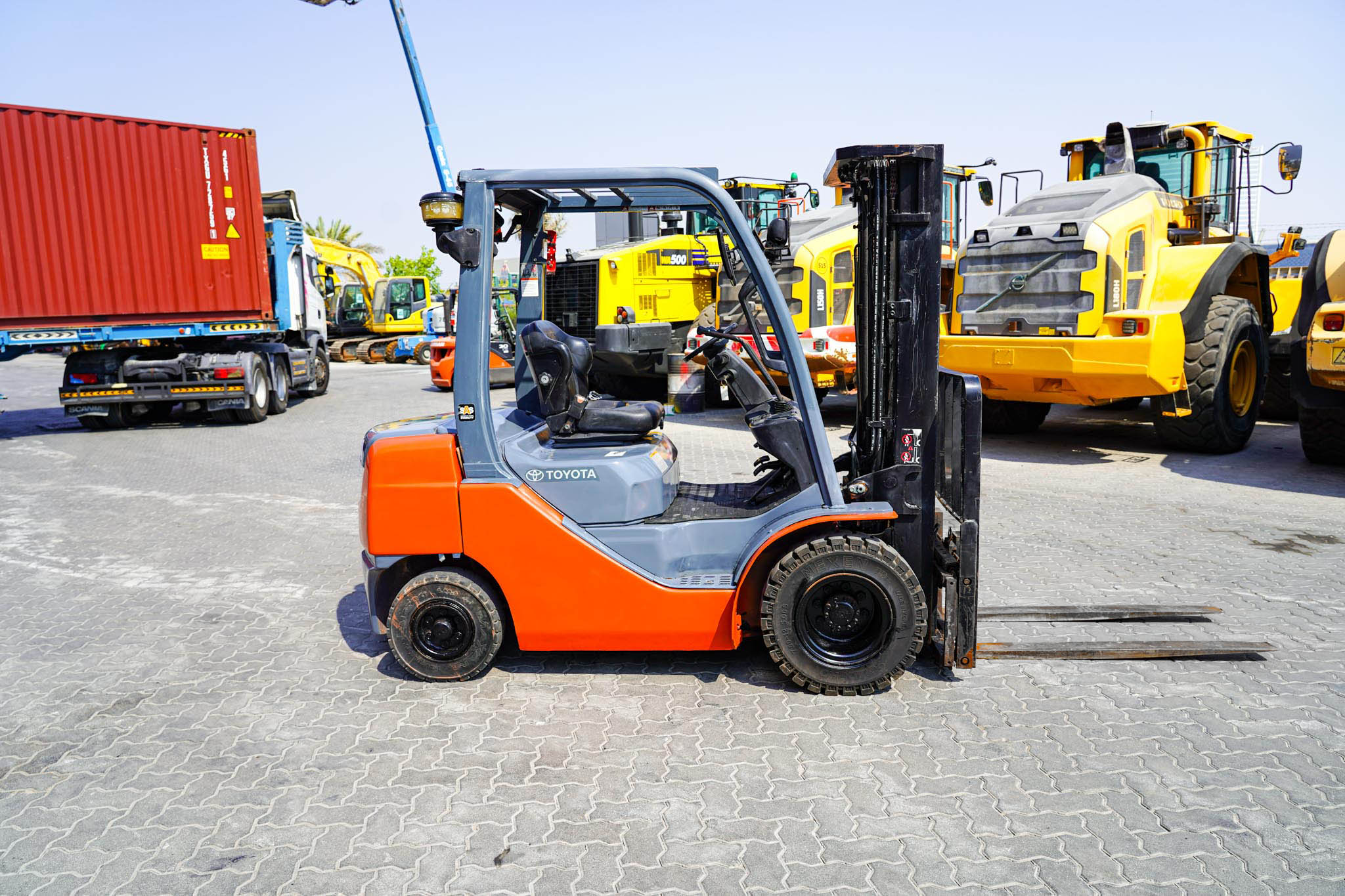 2018 Toyota 8FDU25 4500 lb Pneumatic Tire Forklift - Image 7