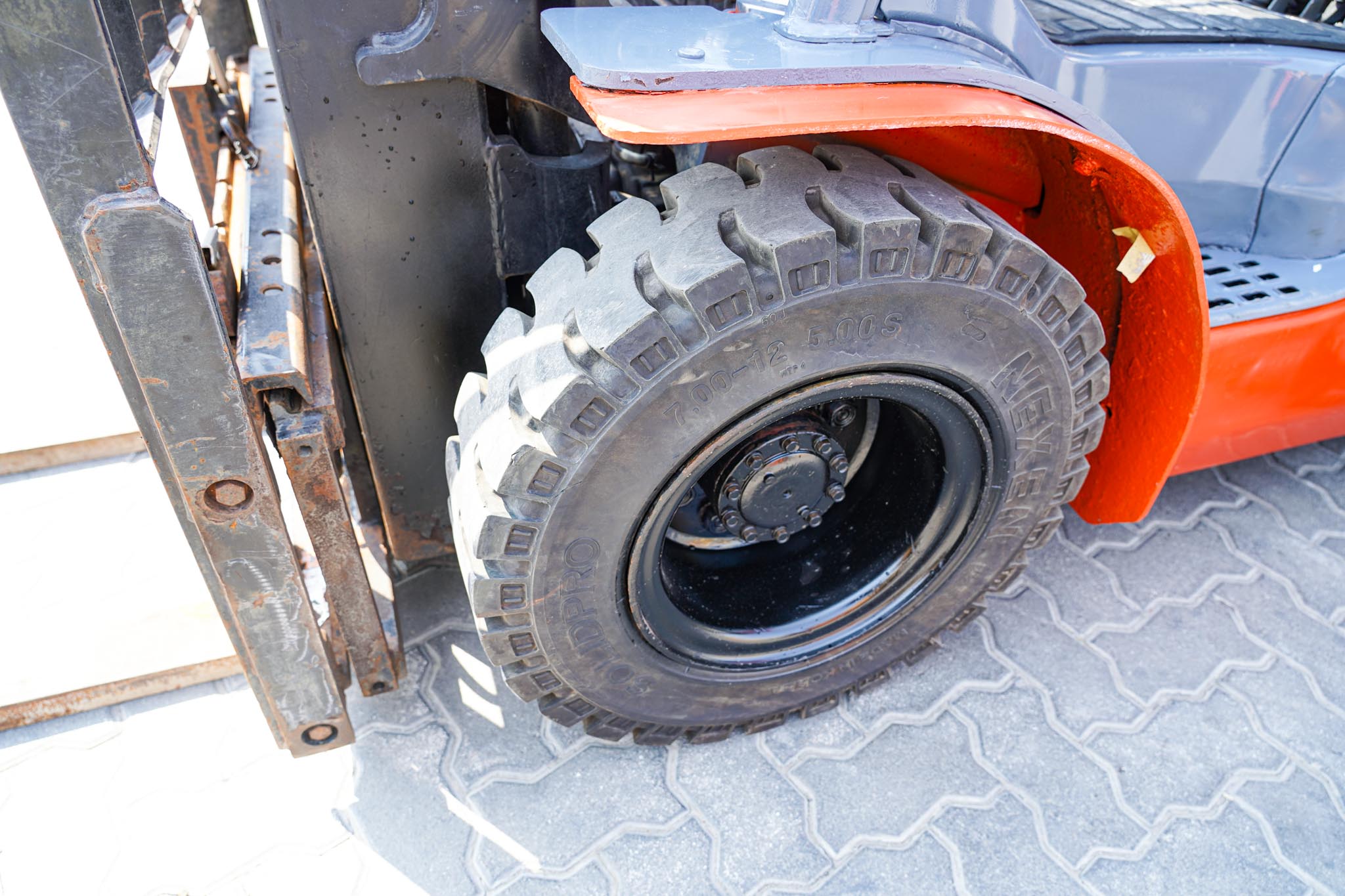 2018 Toyota 8FDU25 4500 lb Pneumatic Tire Forklift - Image 16