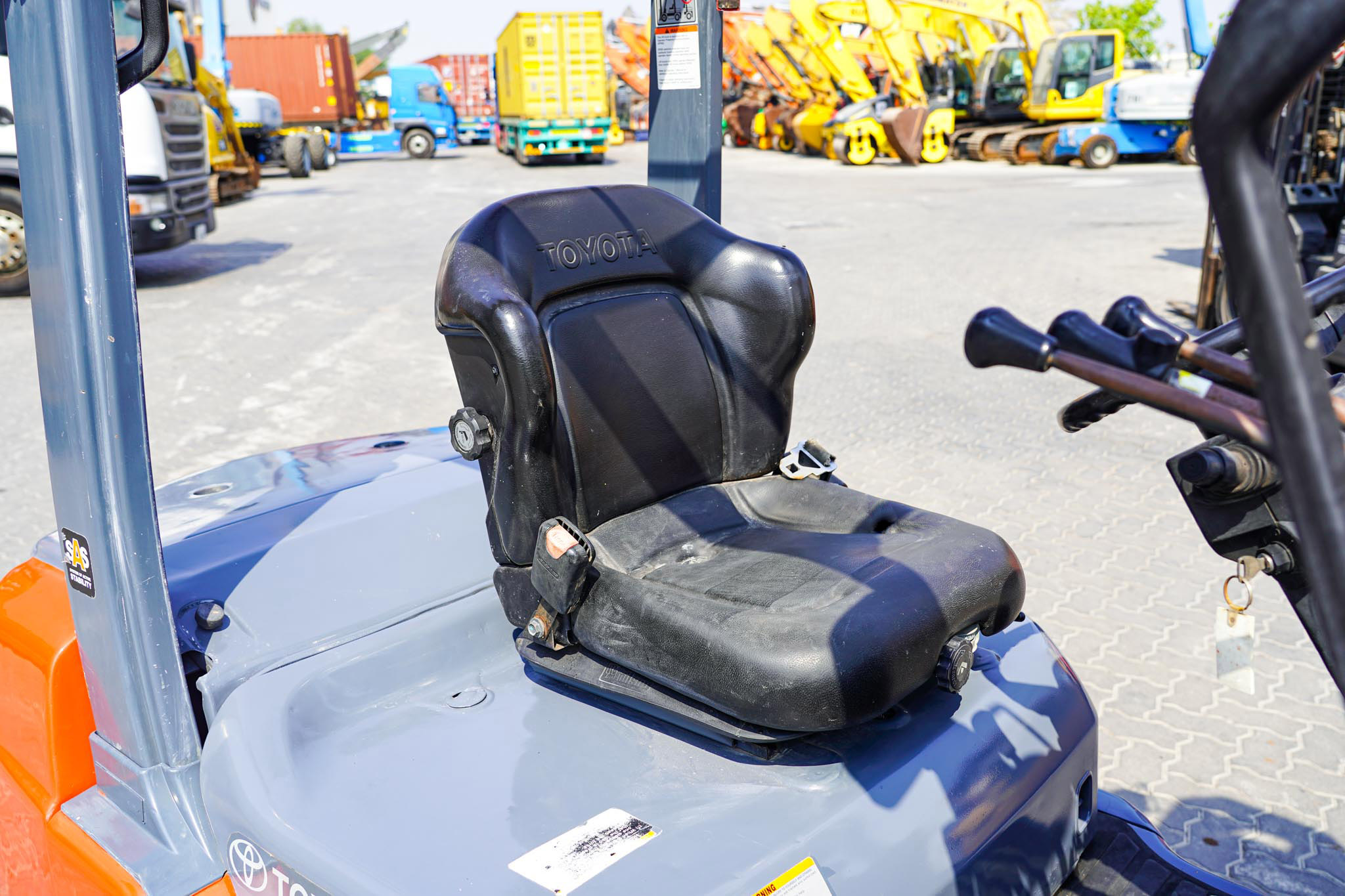 2018 Toyota 8FDU25 4500 lb Pneumatic Tire Forklift - Image 24