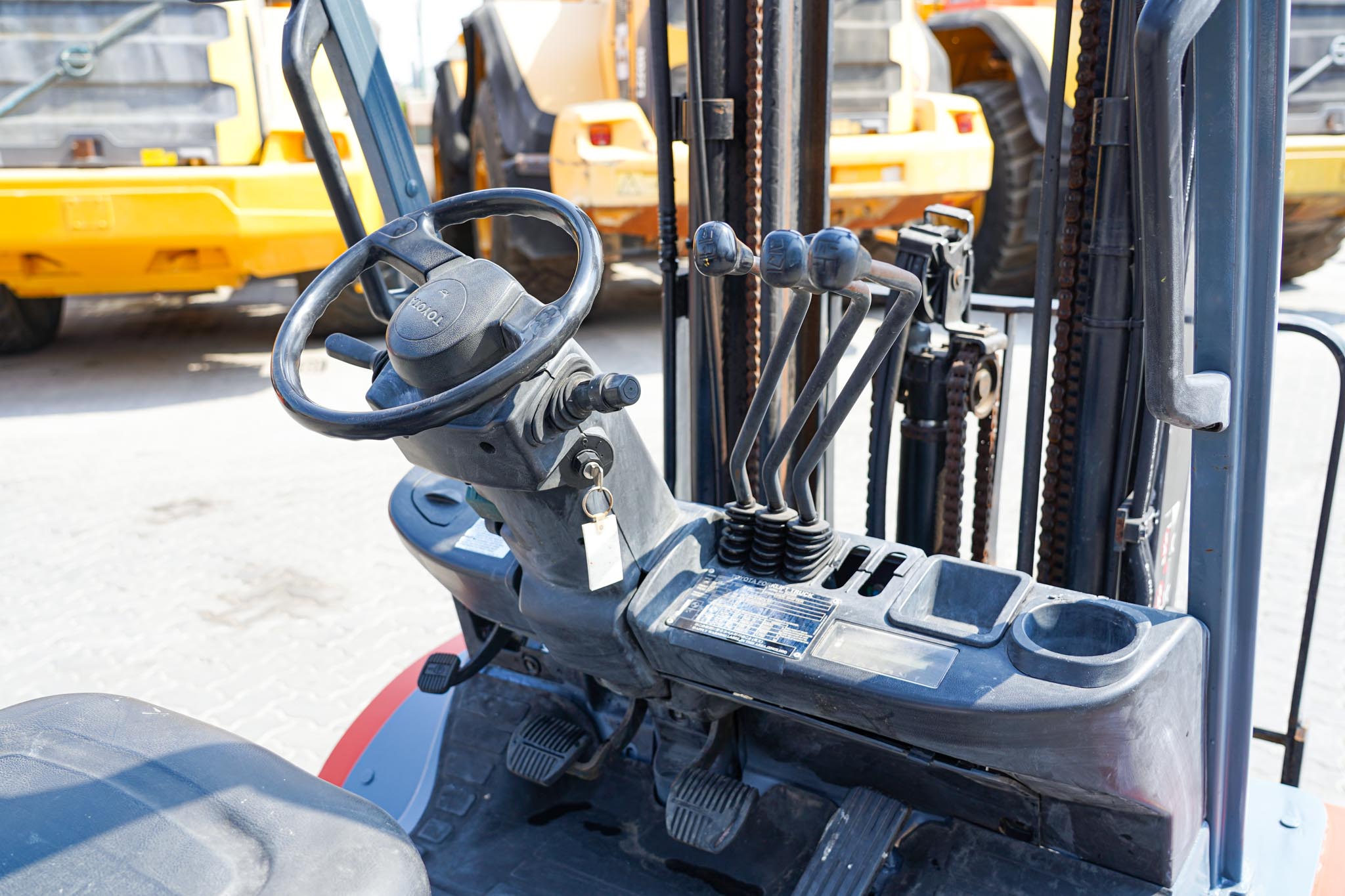 2018 Toyota 8FDU25 4500 lb Pneumatic Tire Forklift - Image 25