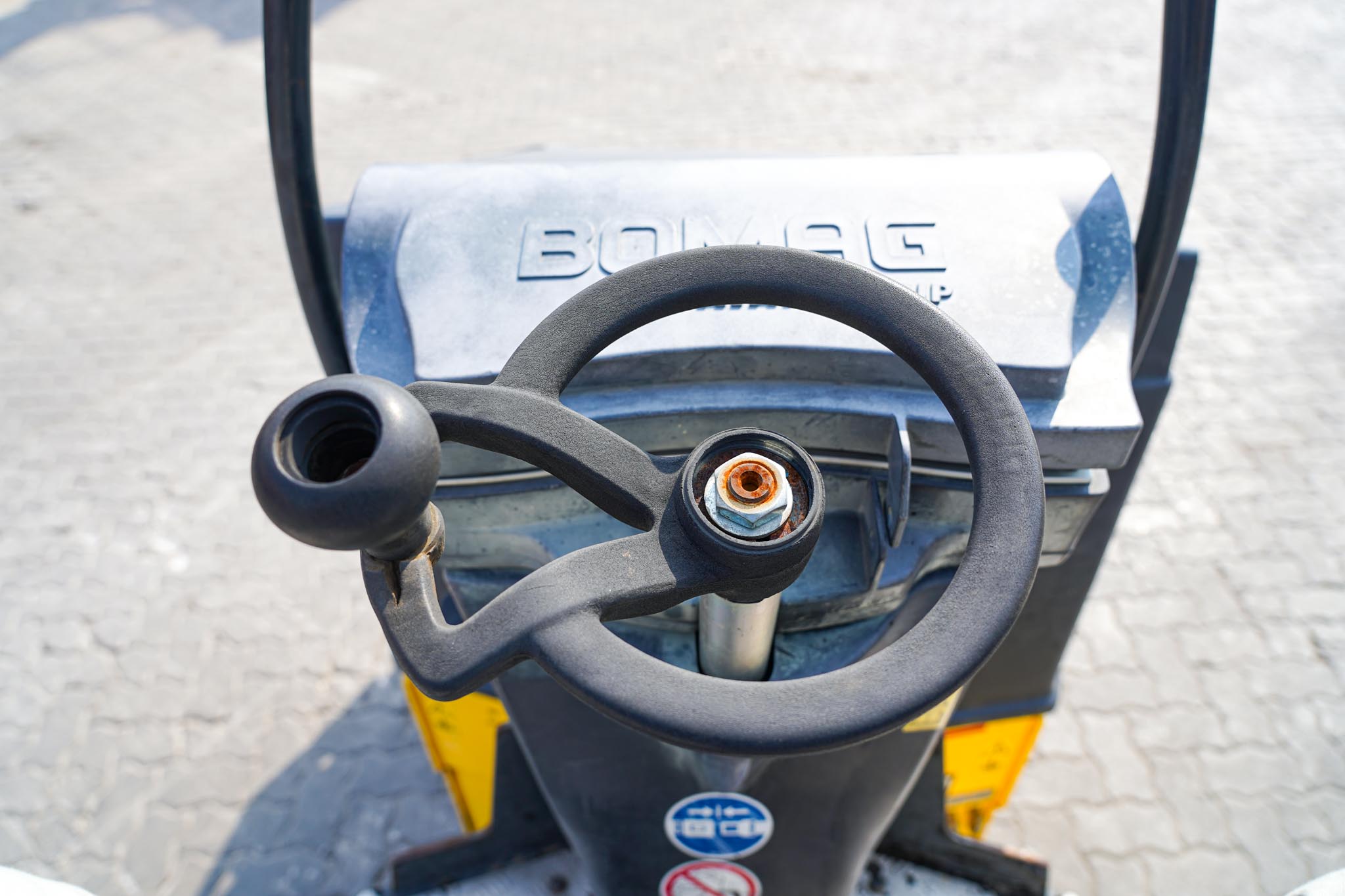 2017 BOMAG BW120SL-5 Tandem Roller - Image 9