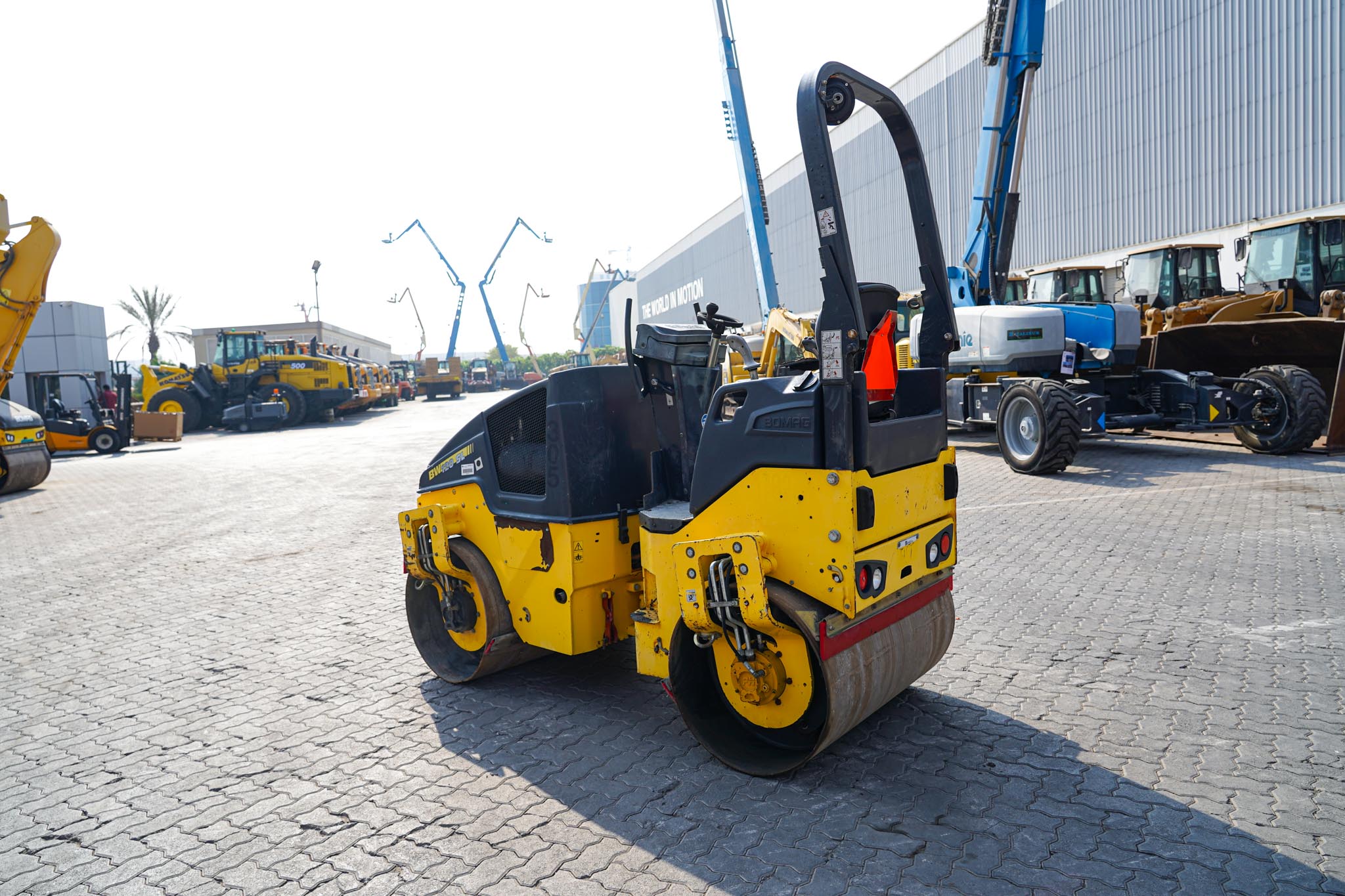 2017 BOMAG BW120SL-5 Tandem Roller - Image 8