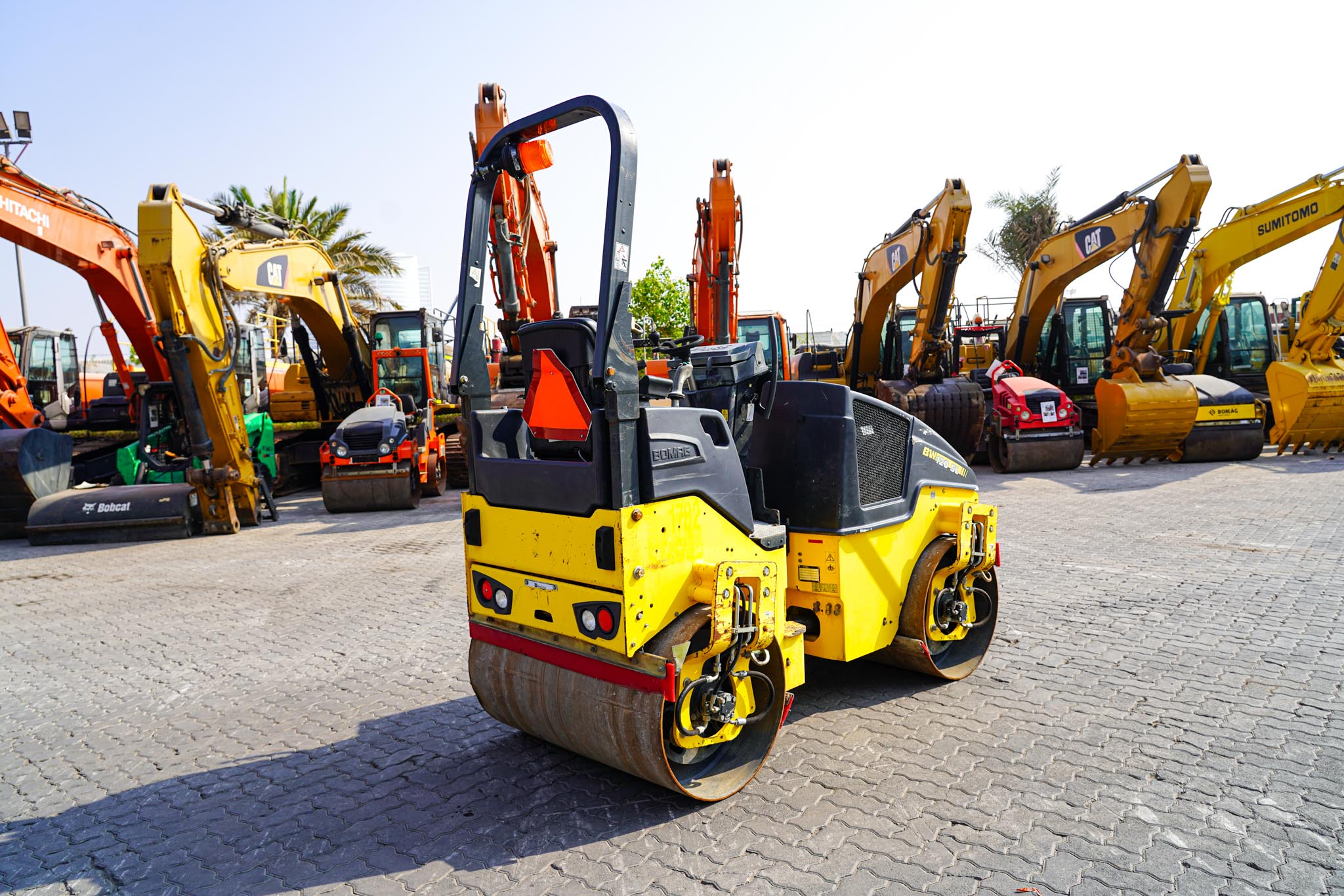 2017 BOMAG BW120SL-5 Tandem Roller - Image 6