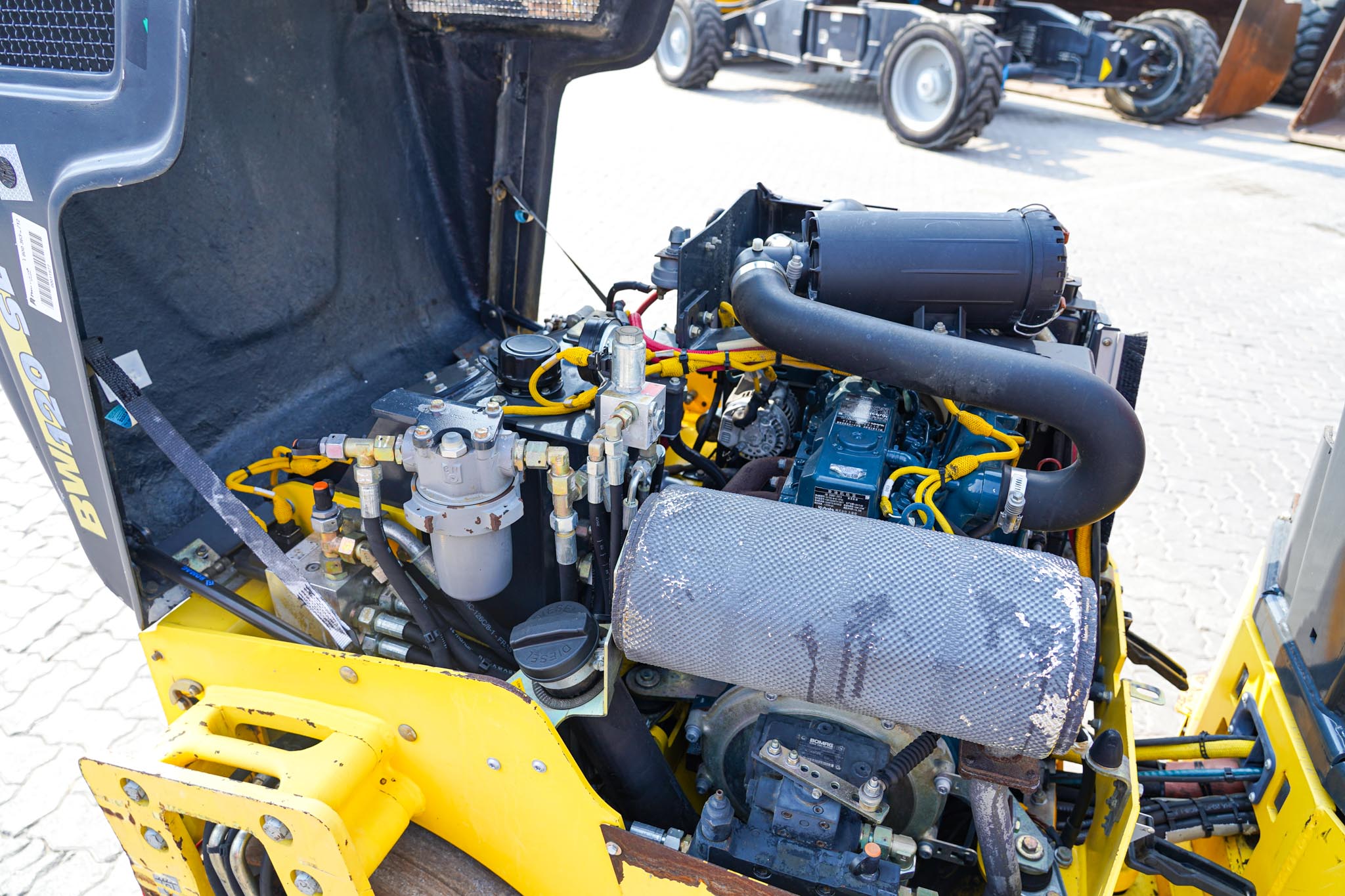 2017 BOMAG BW120SL-5 Tandem Roller - Image 14
