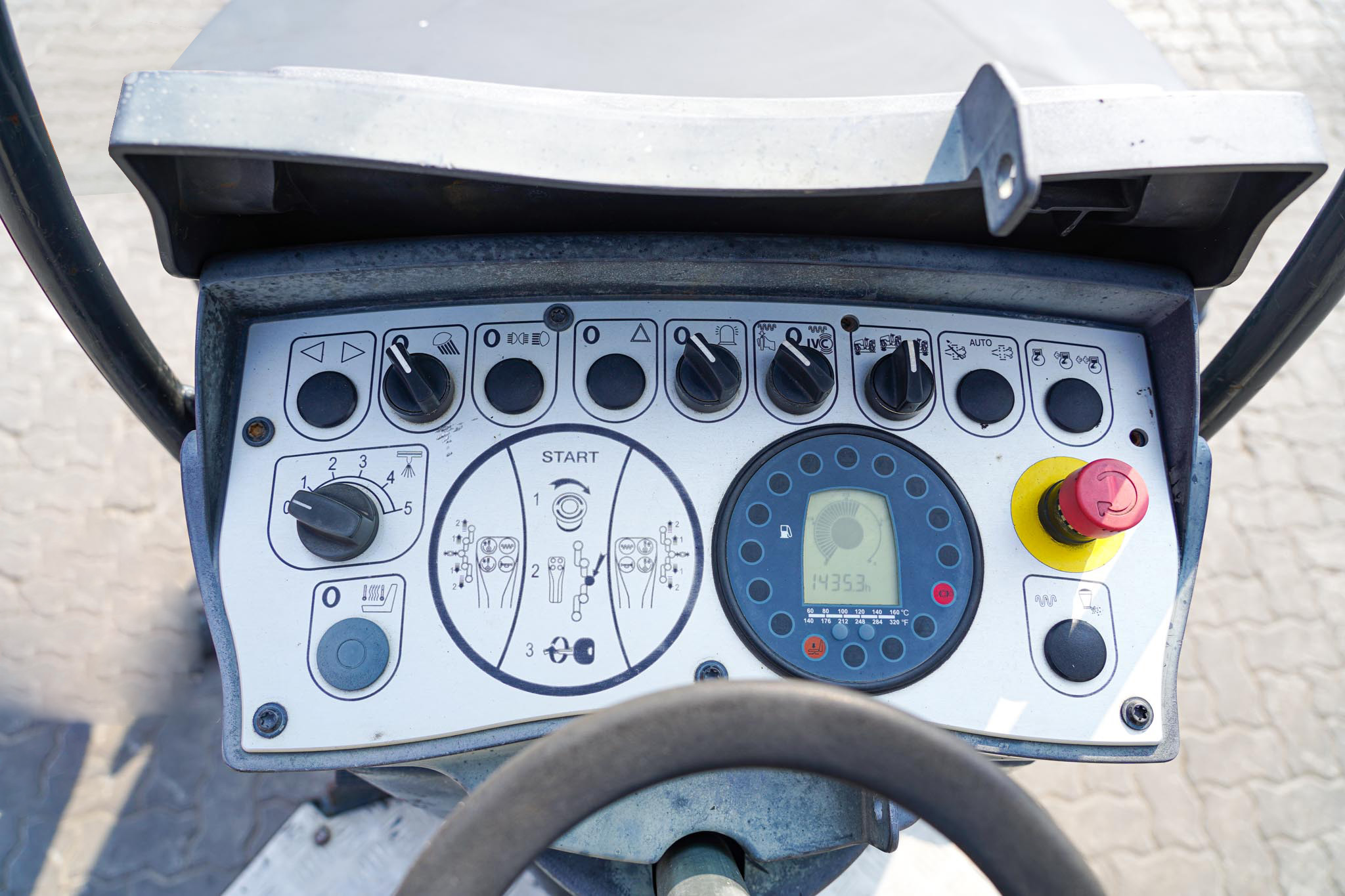 2017 BOMAG BW120SL-5 Tandem Roller - Image 18