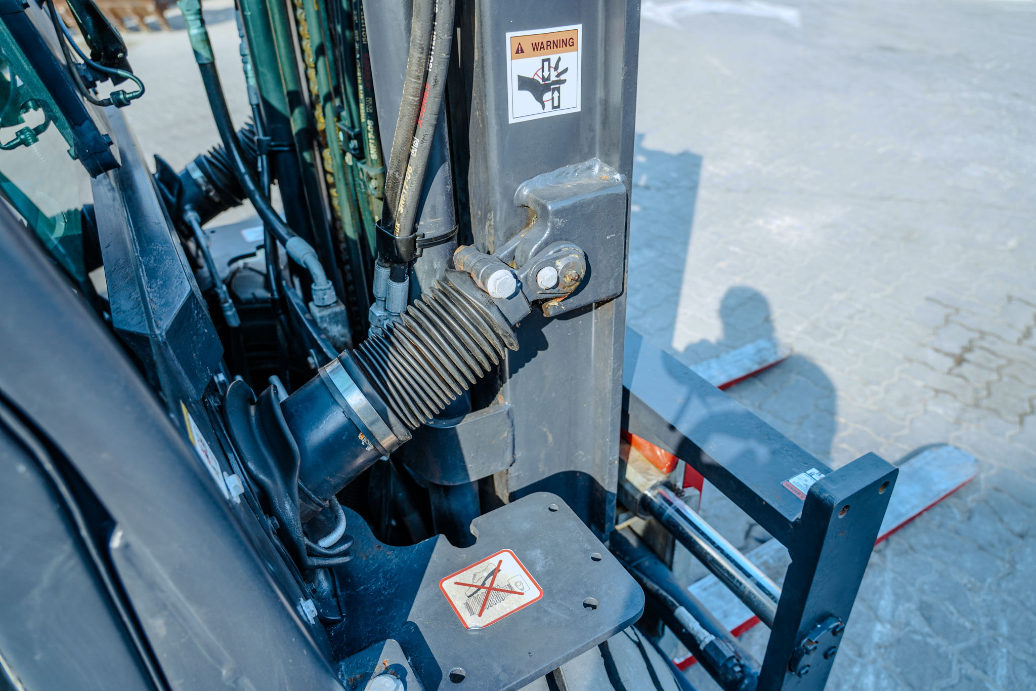 2020 DOOSAN D30S-7 5500 lb Pneumatic Tire Forklift - Image 23