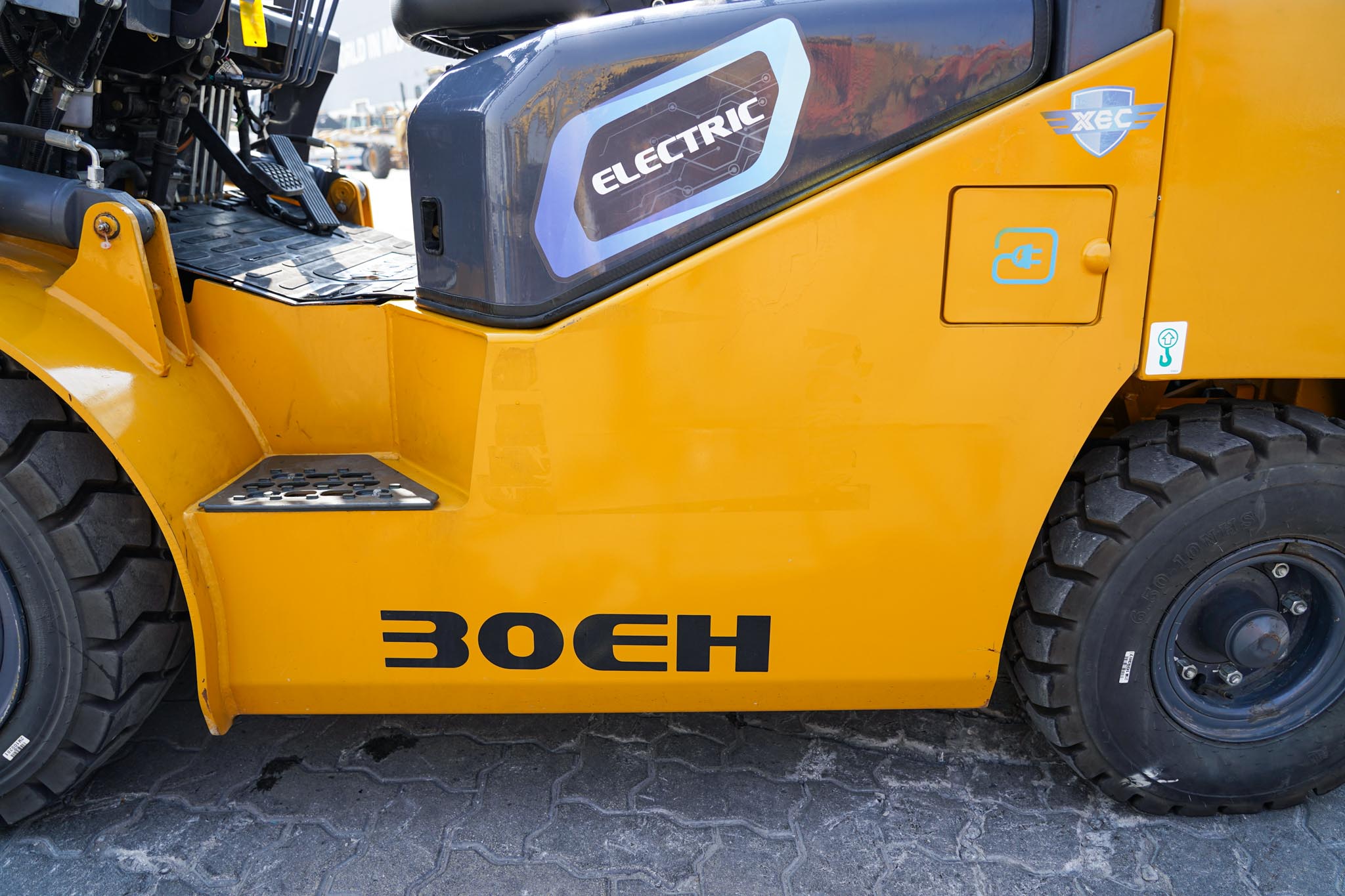 2022 XCMG XCB30 3000 kg Electric Forklift - Image 14