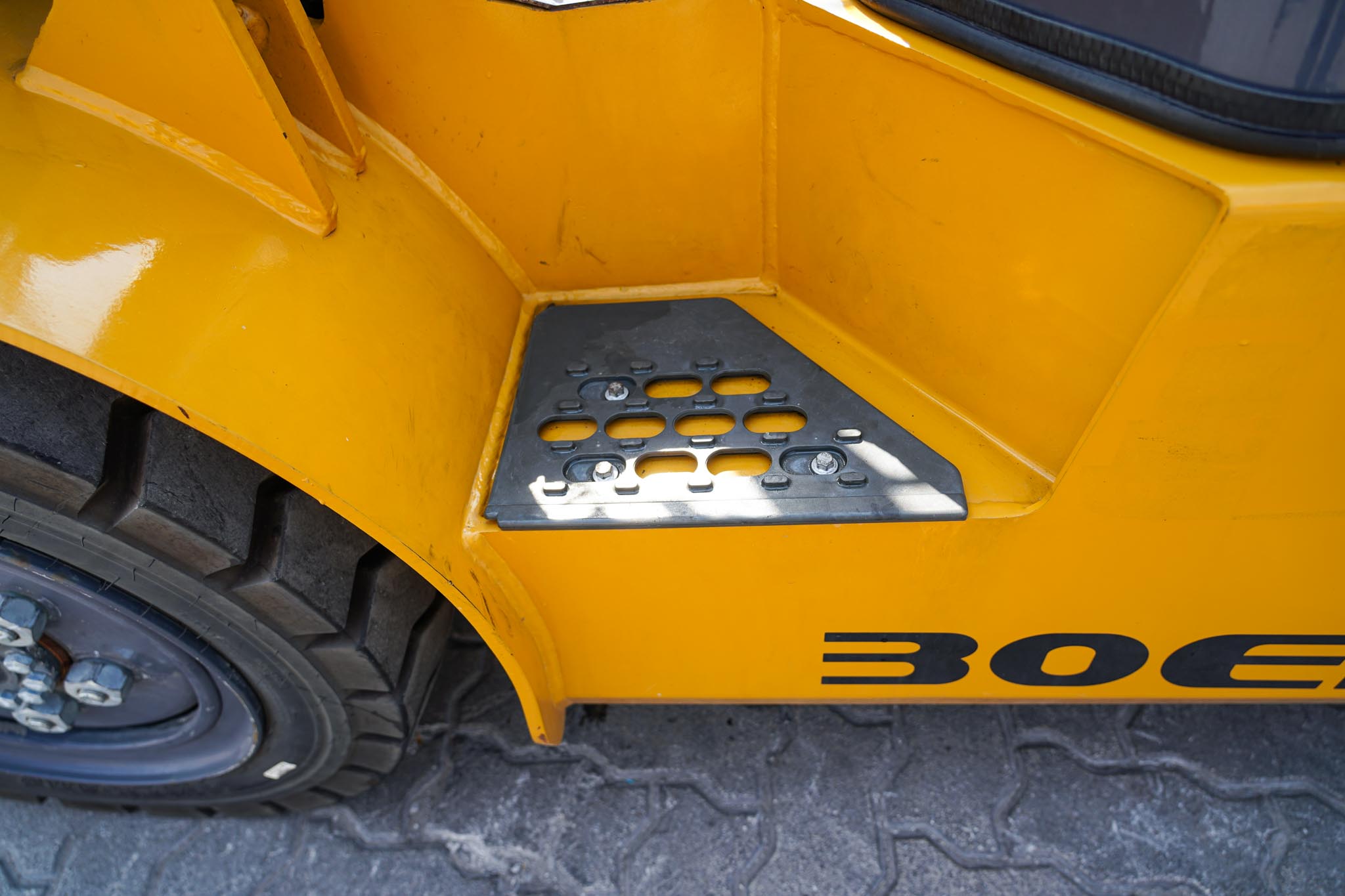 2022 XCMG XCB30 3000 kg Electric Forklift - Image 15