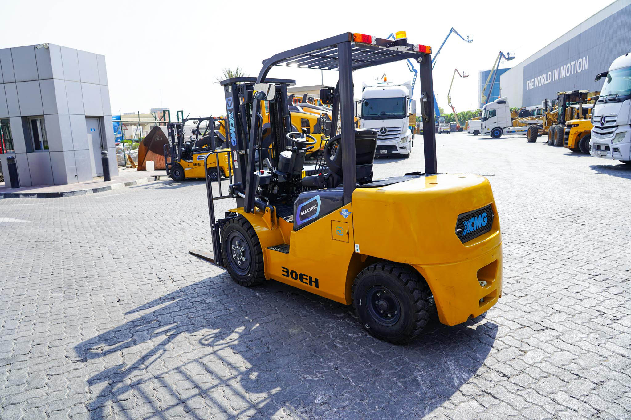 2022 XCMG XCB30 3000 kg Electric Forklift - Image 6