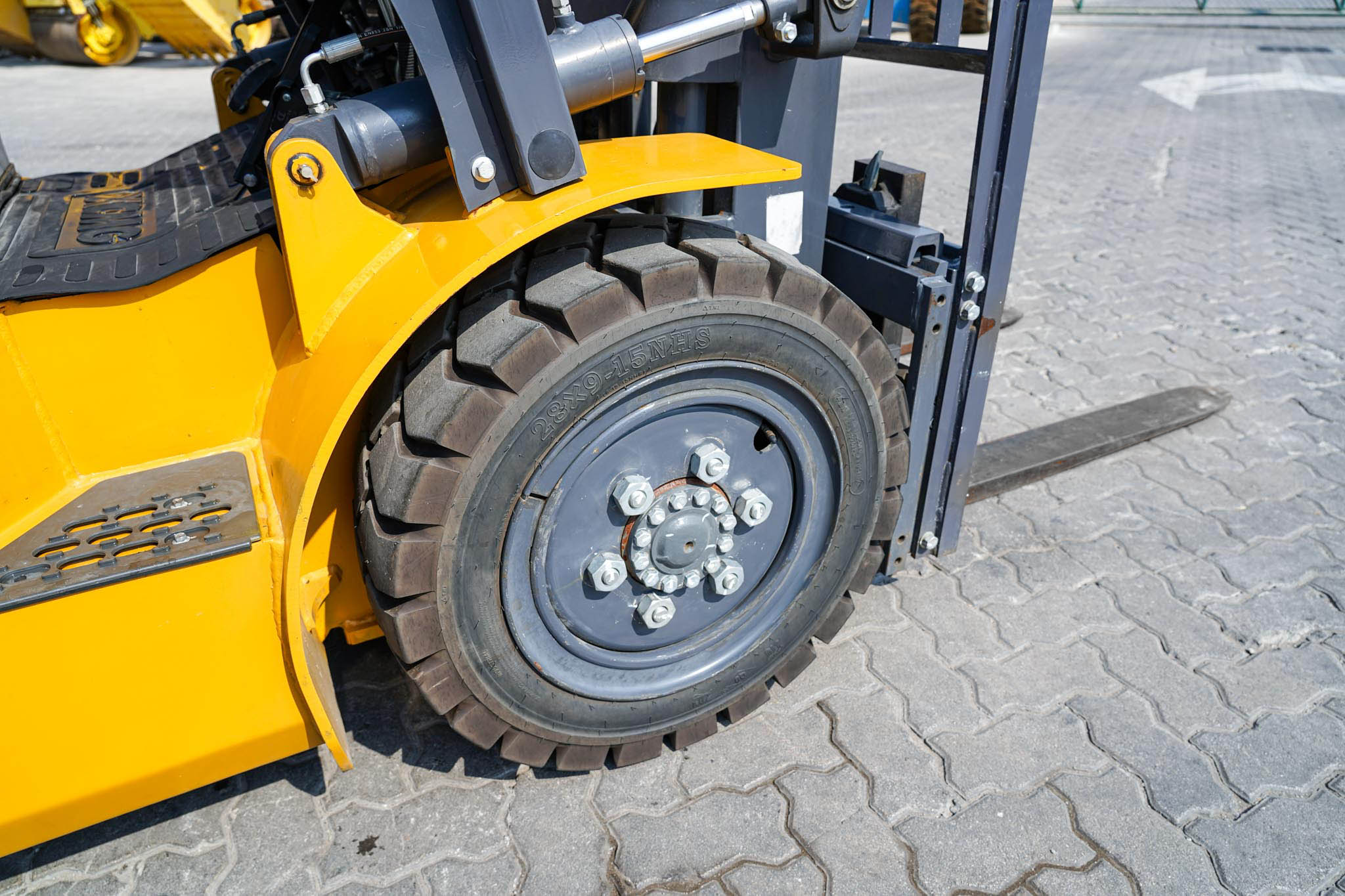 2022 XCMG XCB30 3000 kg Electric Forklift - Image 10