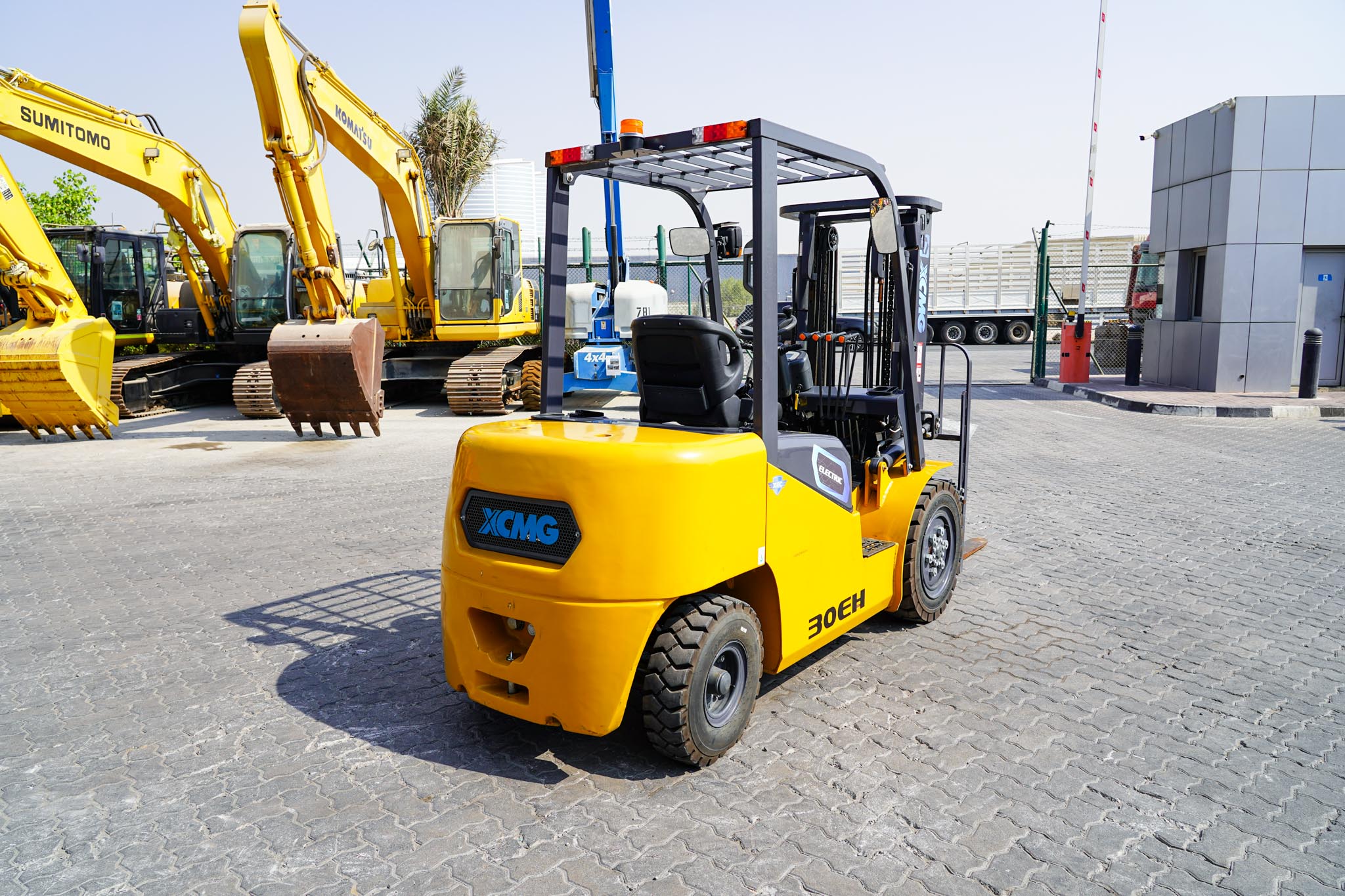 2022 XCMG XCB30 3000 kg Electric Forklift - Image 5