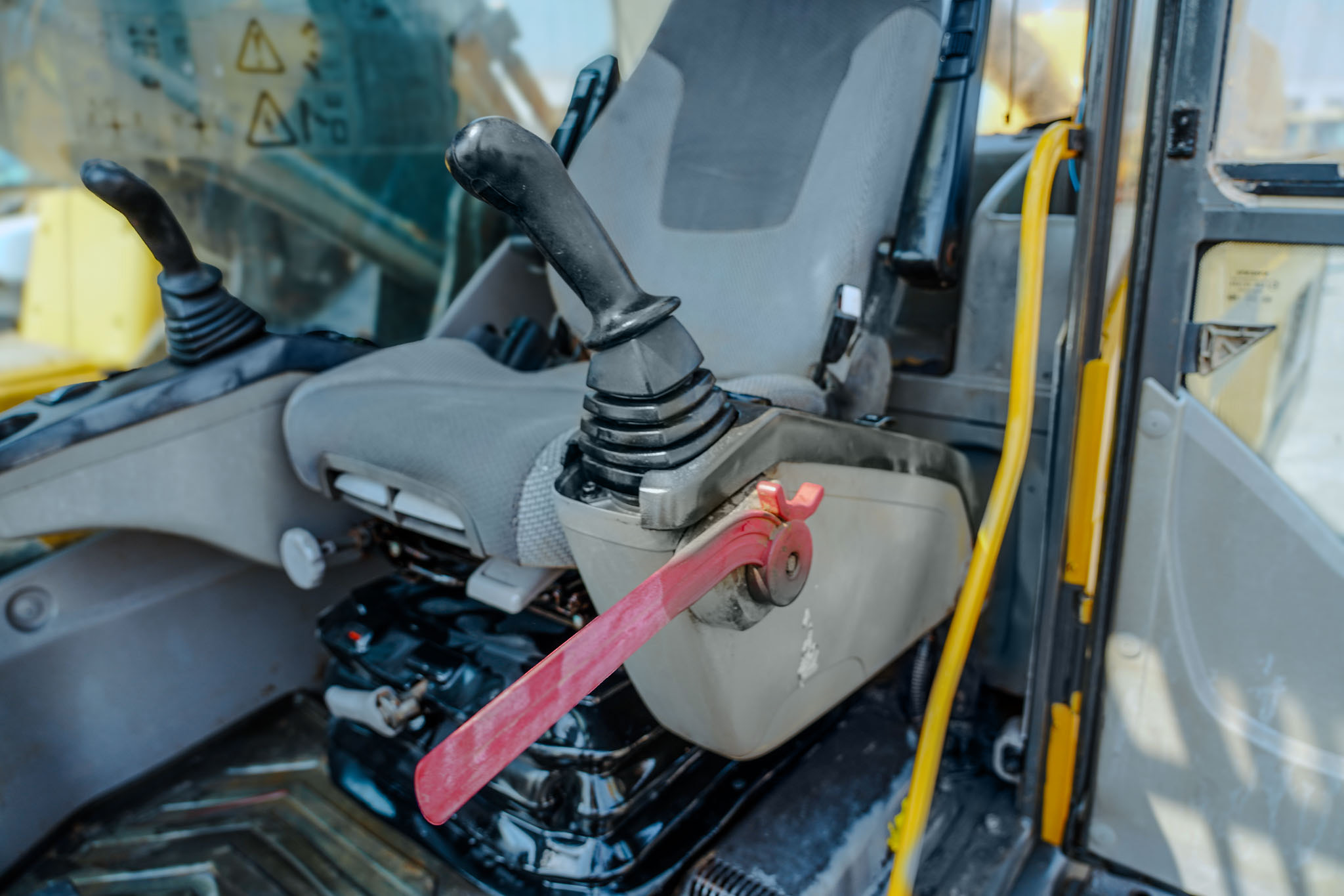 2017 VOLVO EC480DL Tracked Excavator - Image 3