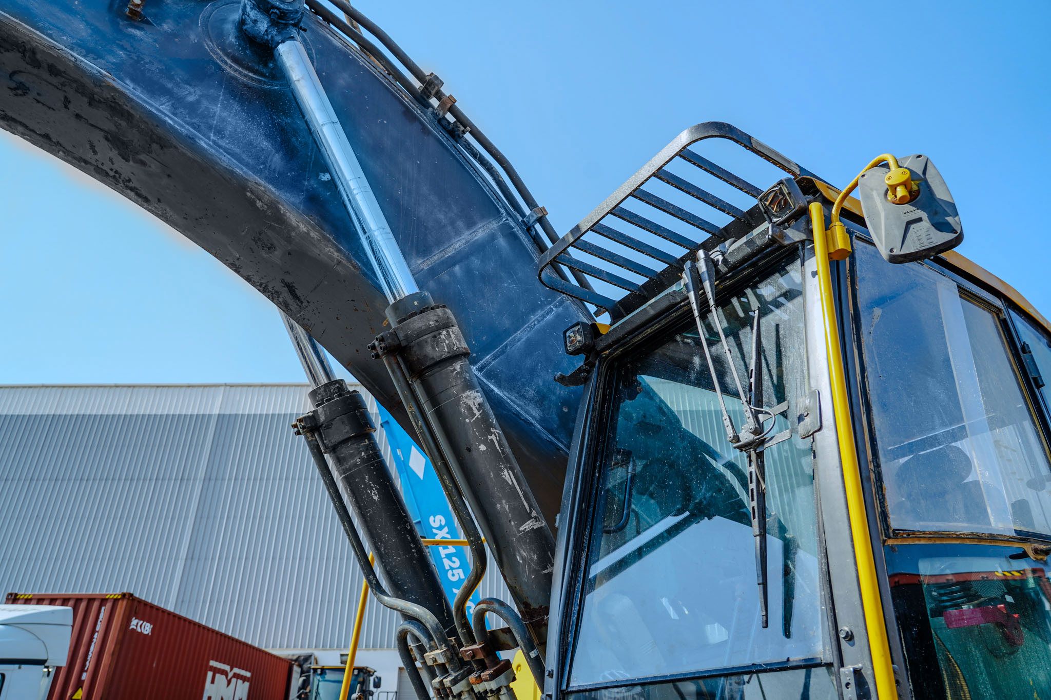 2017 VOLVO EC480DL Tracked Excavator - Image 12