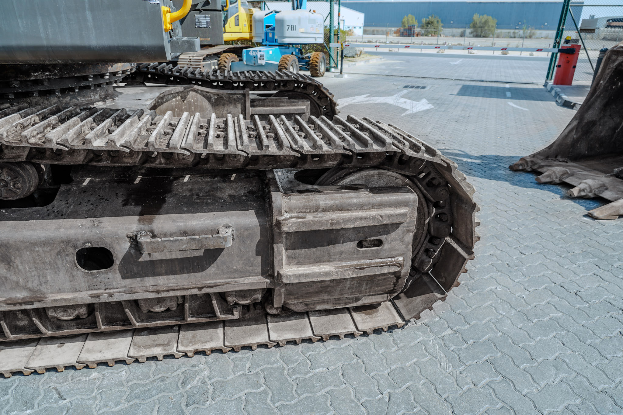 2017 VOLVO EC480DL Tracked Excavator - Image 22