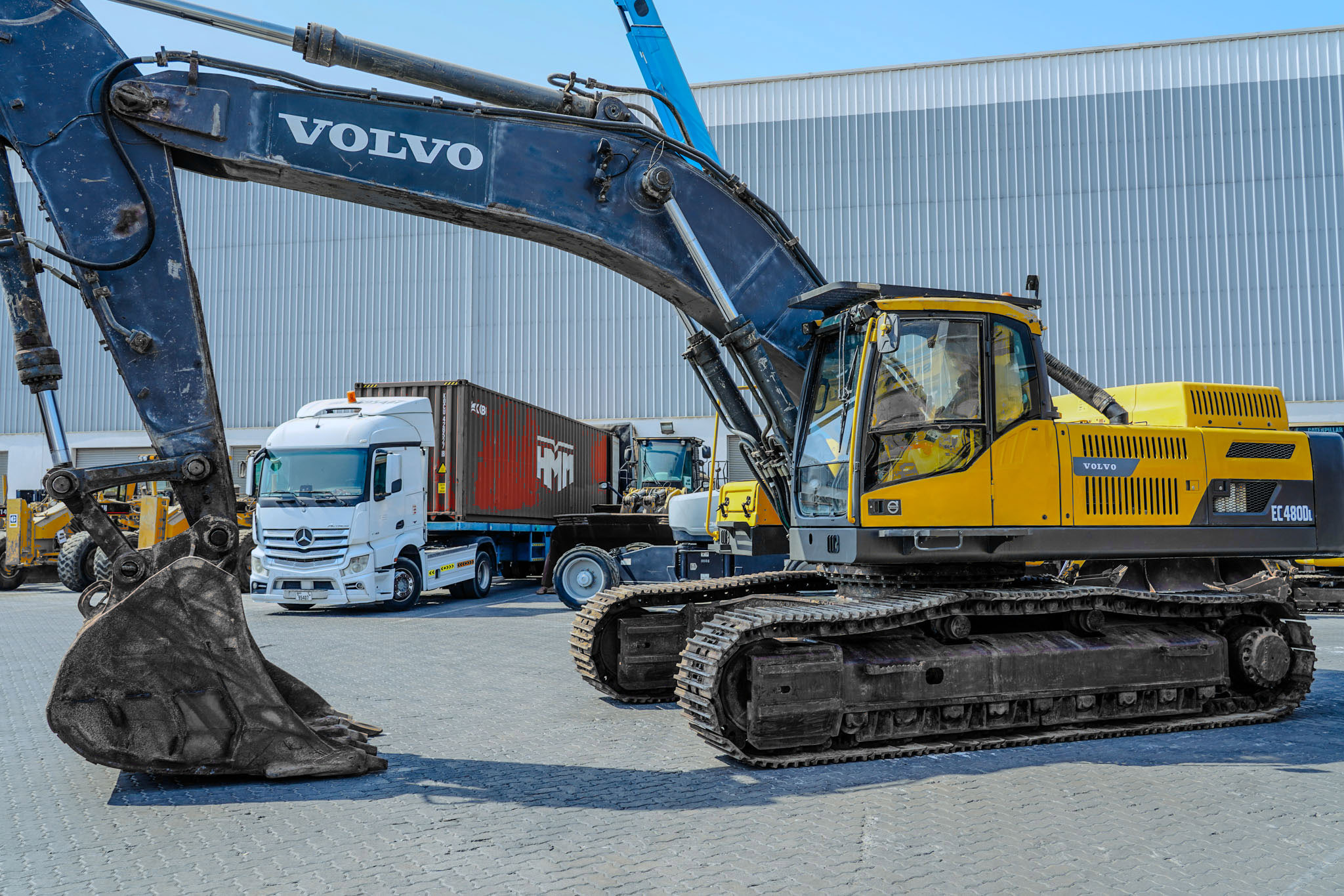 2017 VOLVO EC480DL Tracked Excavator - Image 4
