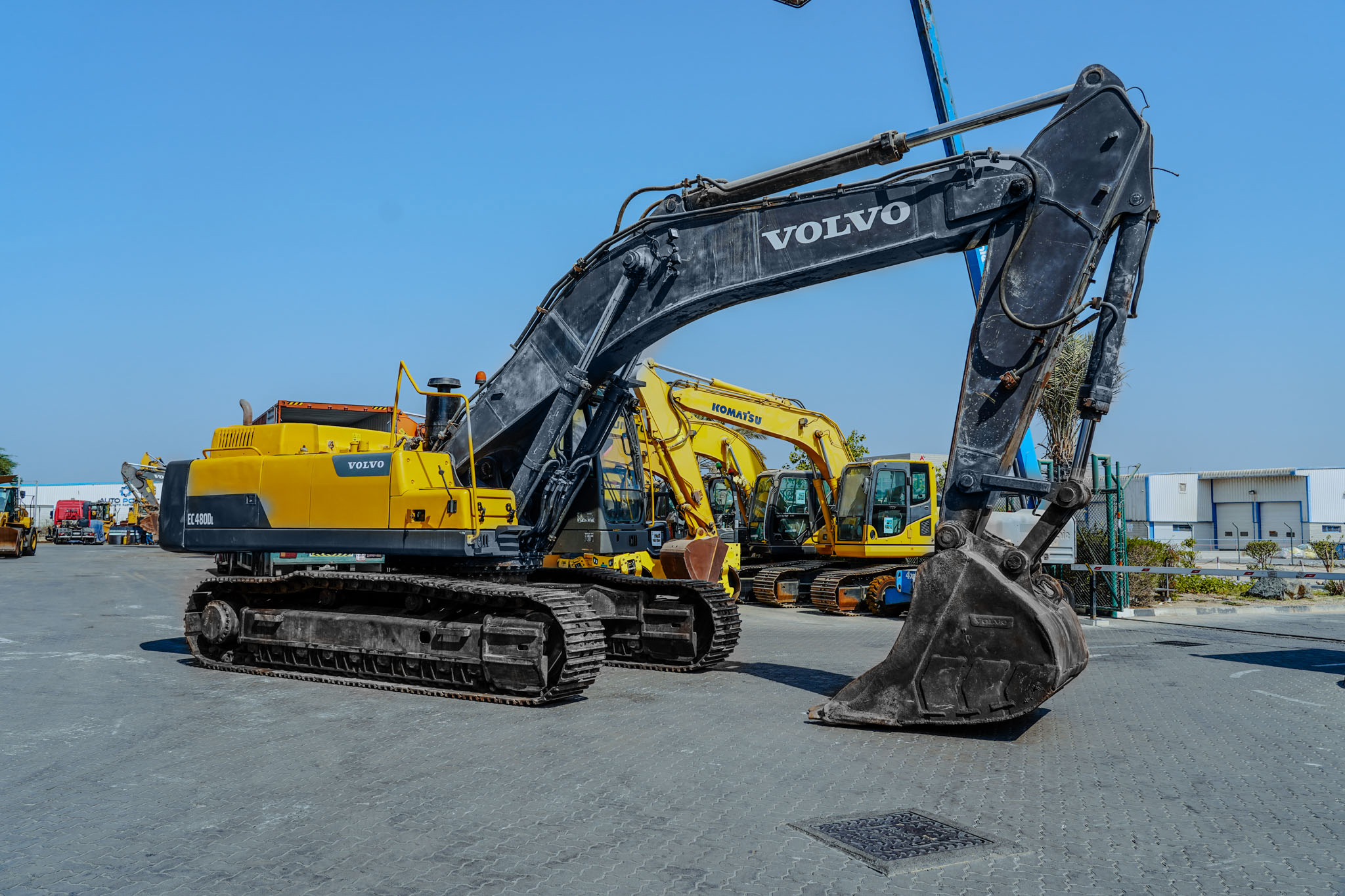 2017 VOLVO EC480DL Tracked Excavator - Image 2