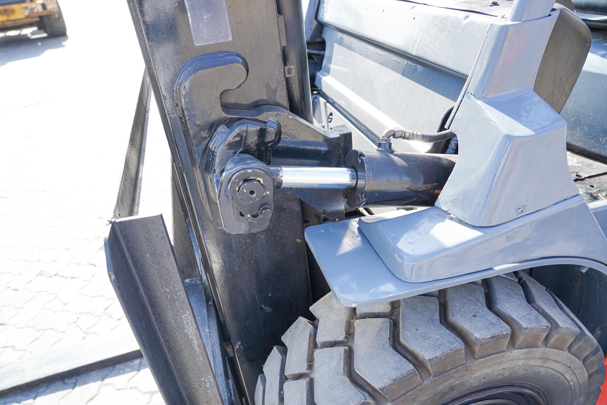 2017 Toyota 7FD50 11023 lb 5 Ton Pneumatic Tire Forklift - Image 14