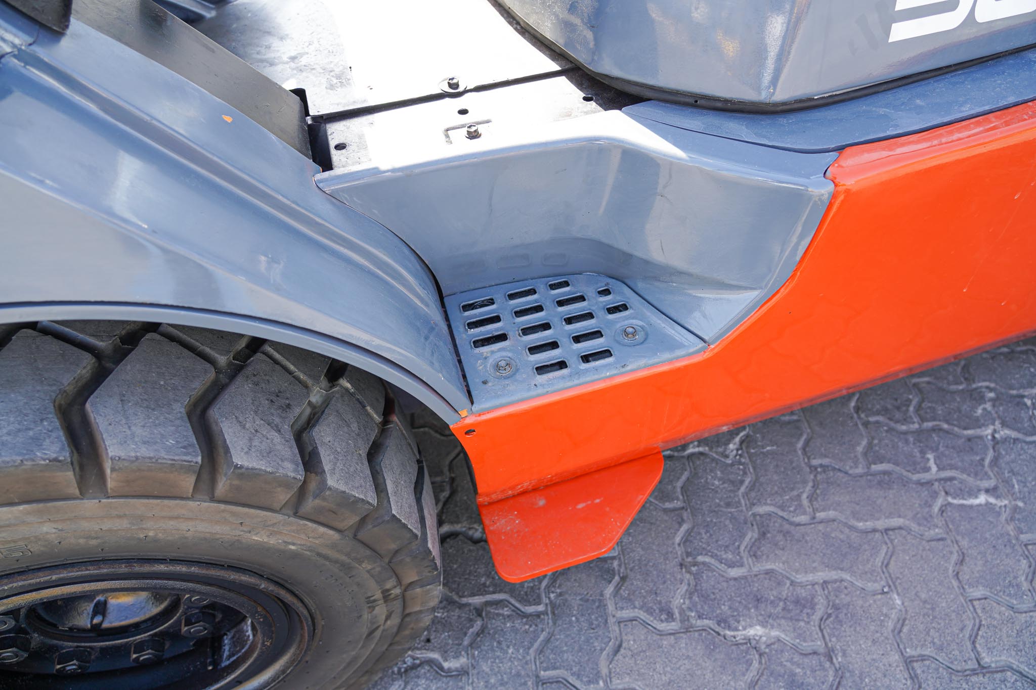 2017 Toyota 7FD50 11023 lb 5 Ton Pneumatic Tire Forklift - Image 16