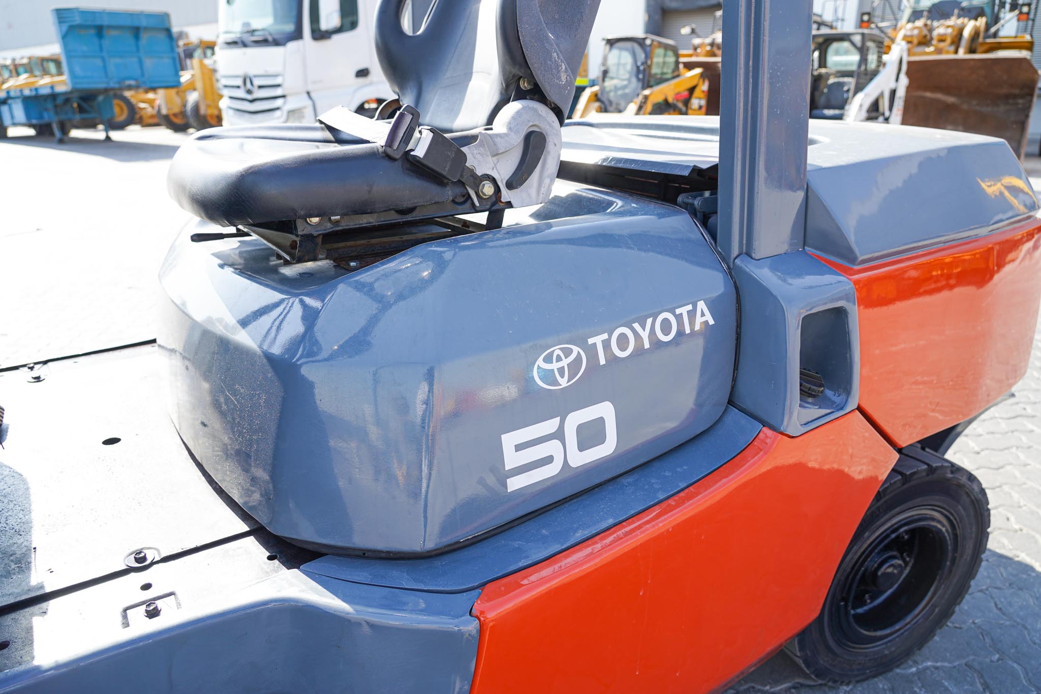 2017 Toyota 7FD50 11023 lb 5 Ton Pneumatic Tire Forklift - Image 17