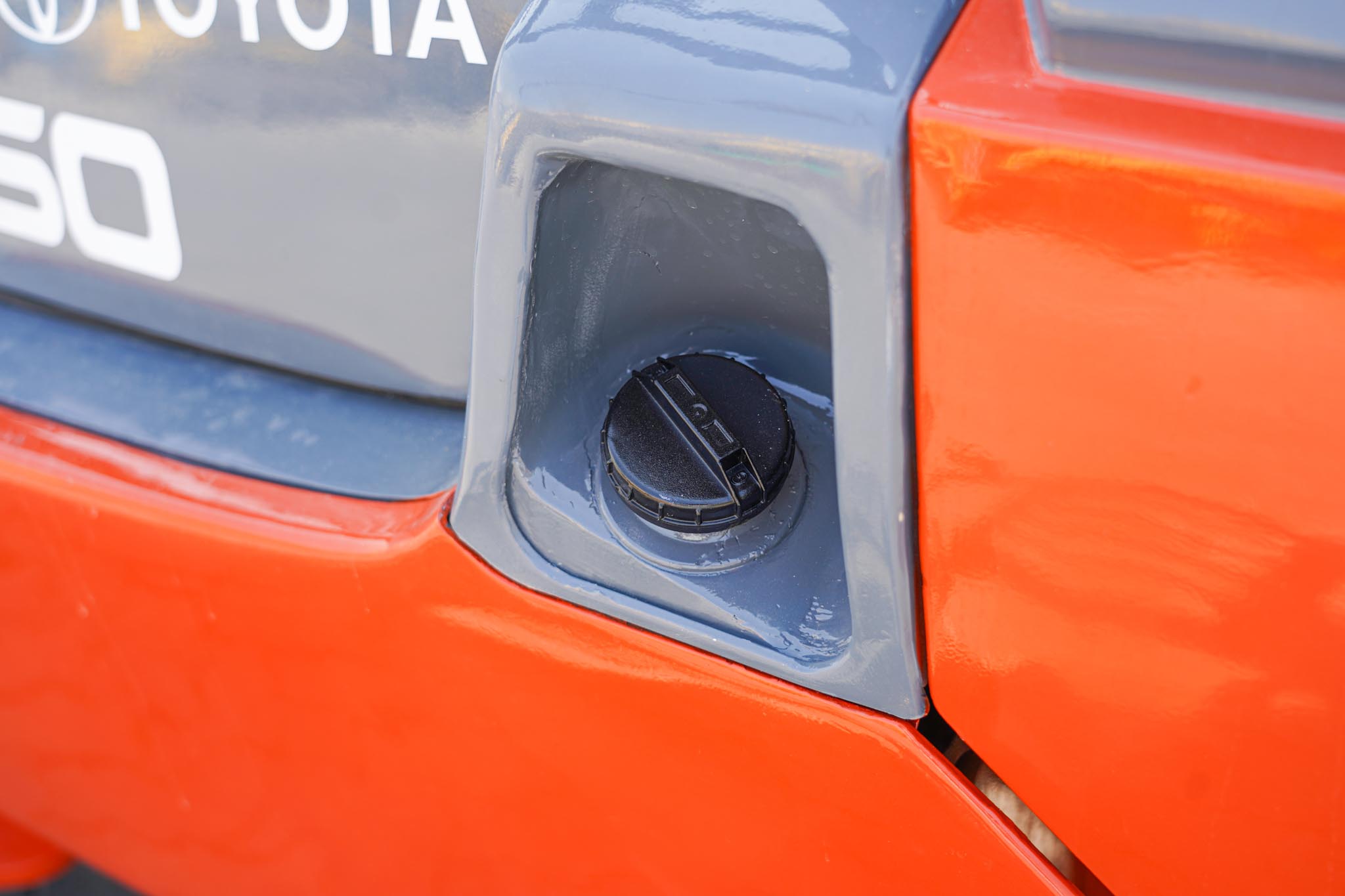 2017 Toyota 7FD50 11023 lb 5 Ton Pneumatic Tire Forklift - Image 19