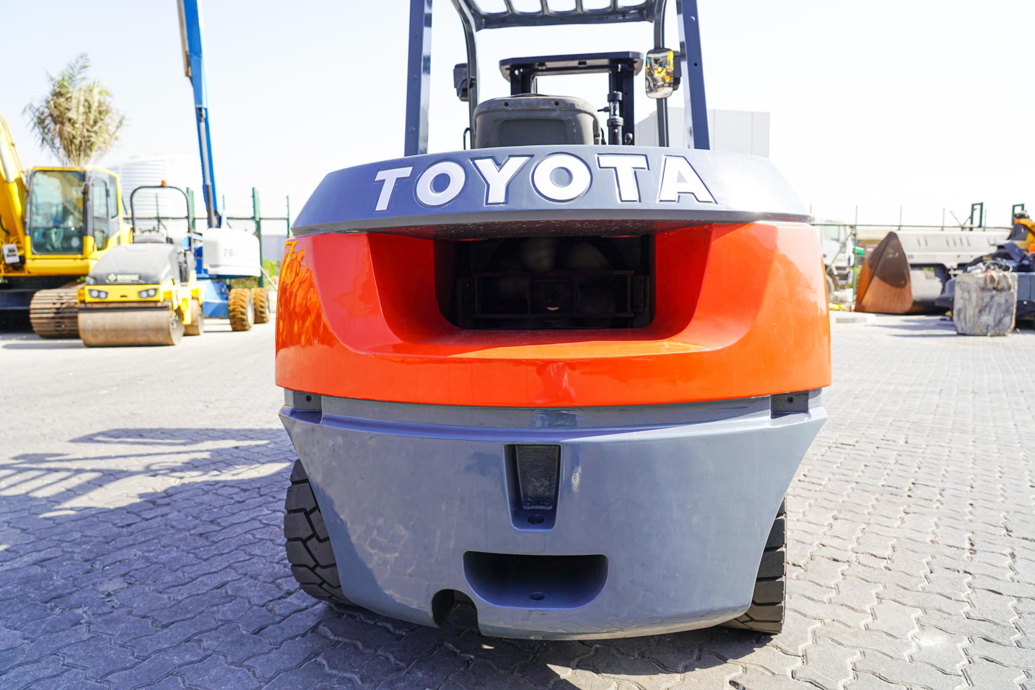 2017 Toyota 7FD50 11023 lb 5 Ton Pneumatic Tire Forklift - Image 20