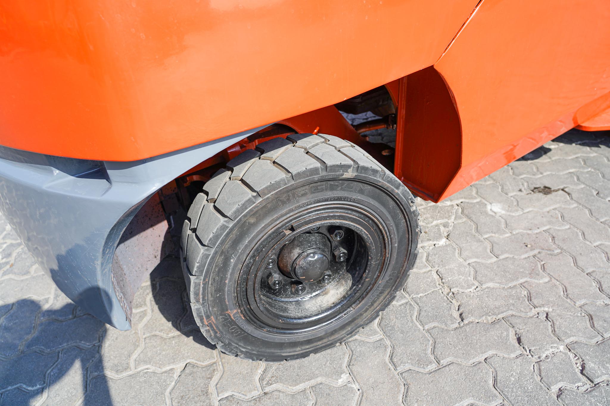 2017 Toyota 7FD50 11023 lb 5 Ton Pneumatic Tire Forklift - Image 22