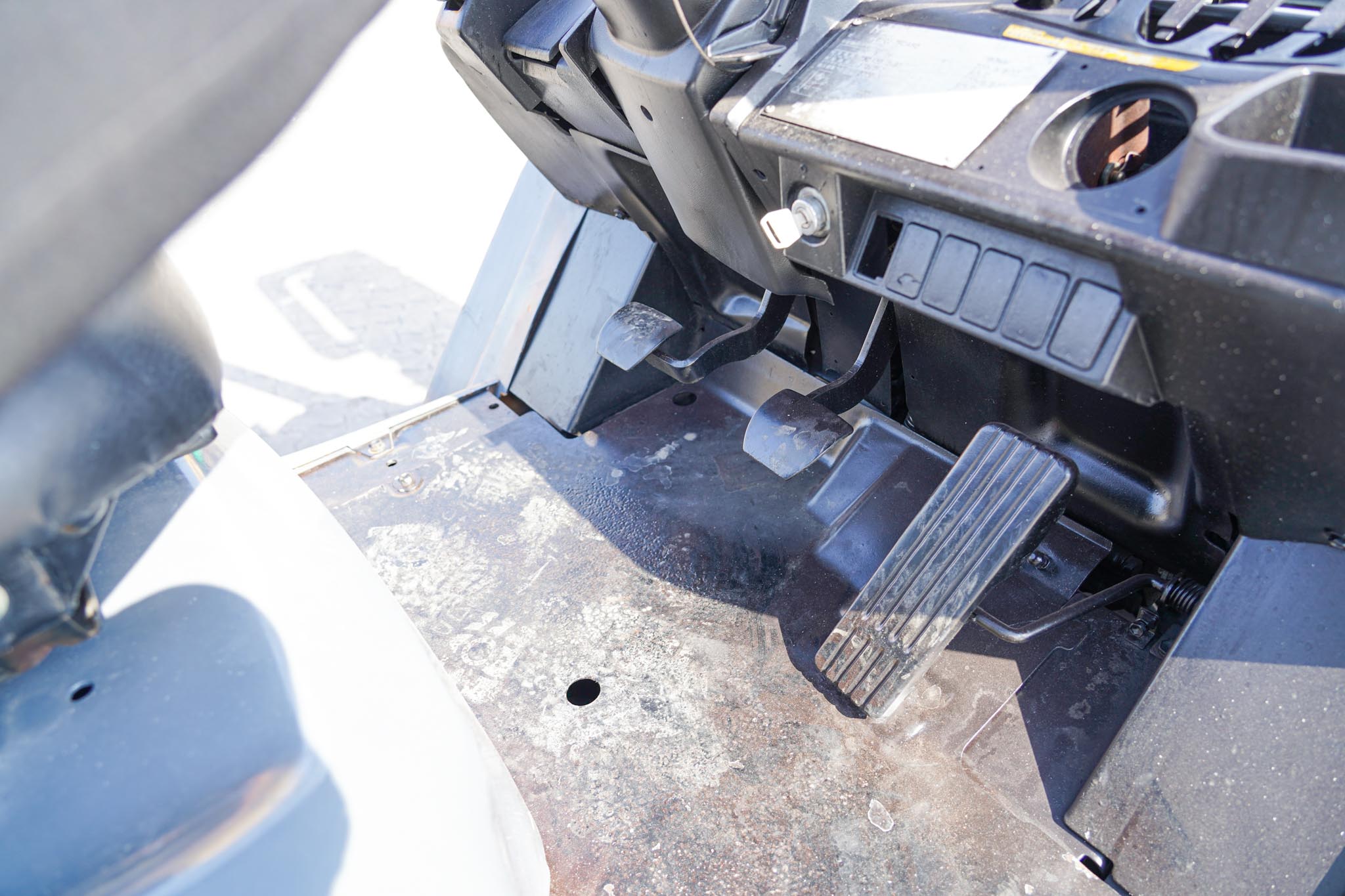 2017 Toyota 7FD50 11023 lb 5 Ton Pneumatic Tire Forklift - Image 24