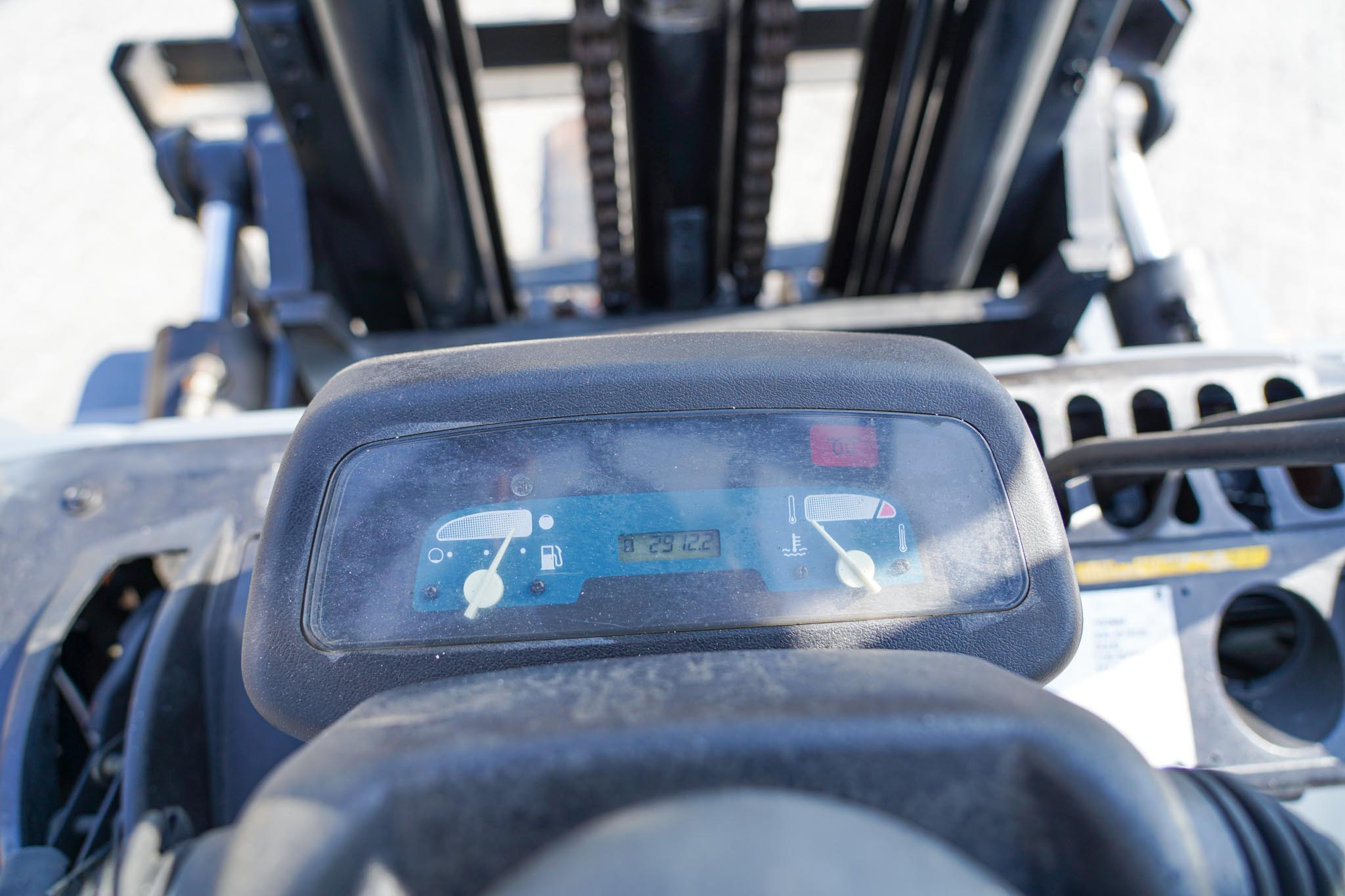 2017 Toyota 7FD50 11023 lb 5 Ton Pneumatic Tire Forklift - Image 31