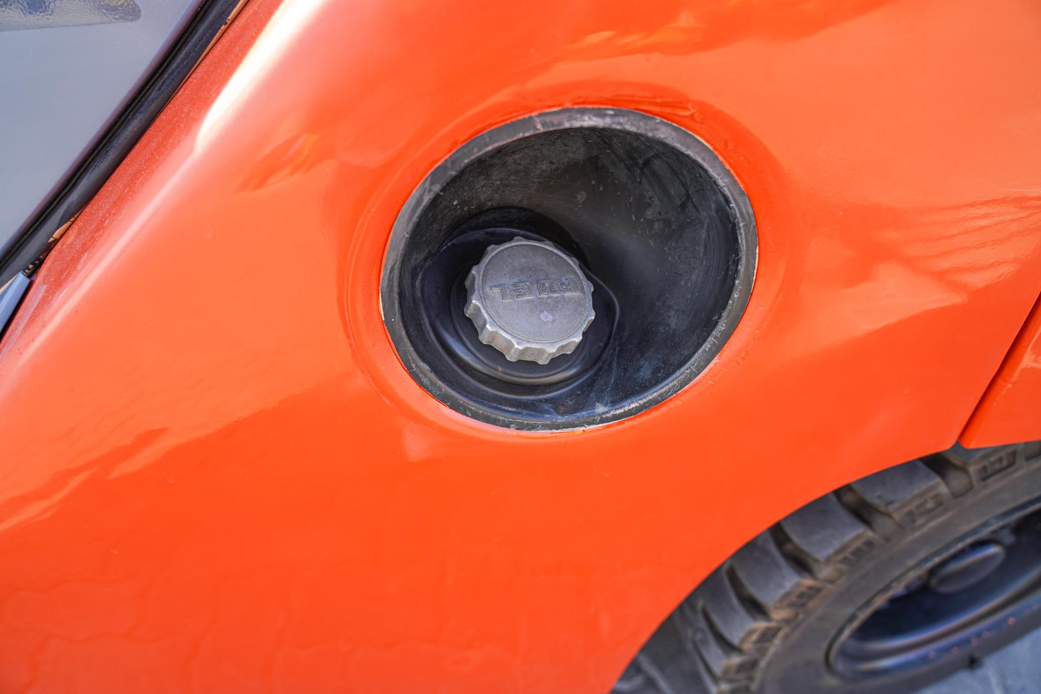 2020 Toyota 8FD35U 7050 lb 3.2 Ton Pneumatic Tire Forklift - Image 21