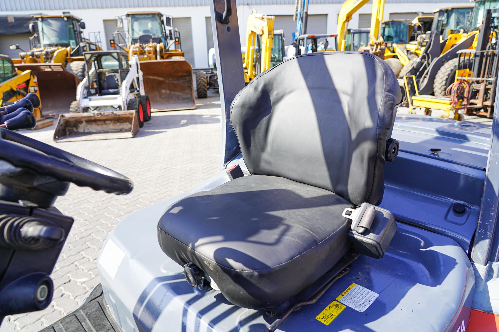 2020 Toyota 8FD35U 7050 lb 3.2 Ton Pneumatic Tire Forklift - Image 25