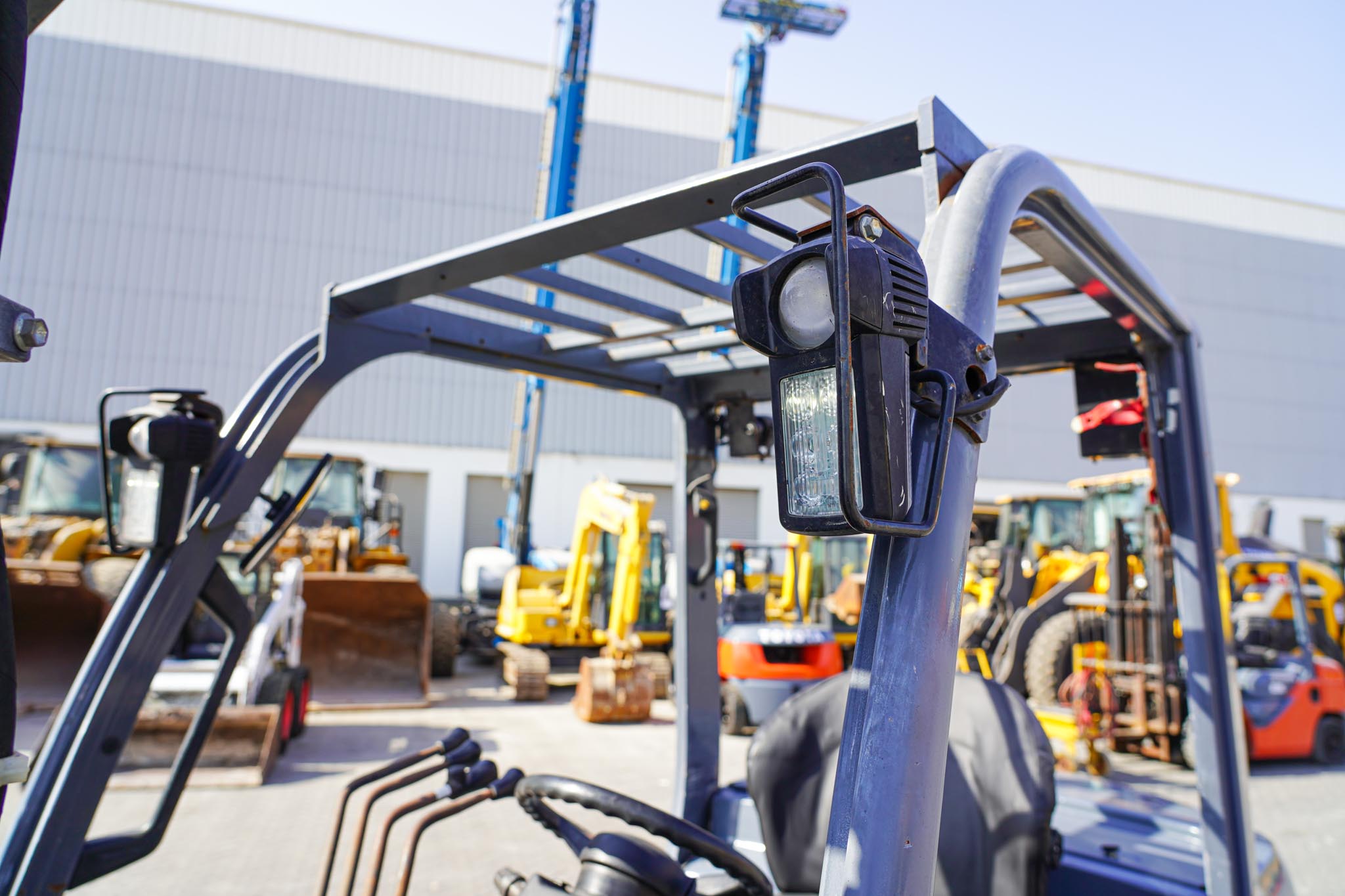 2020 Toyota 8FD35U 7050 lb 3.2 Ton Pneumatic Tire Forklift - Image 27