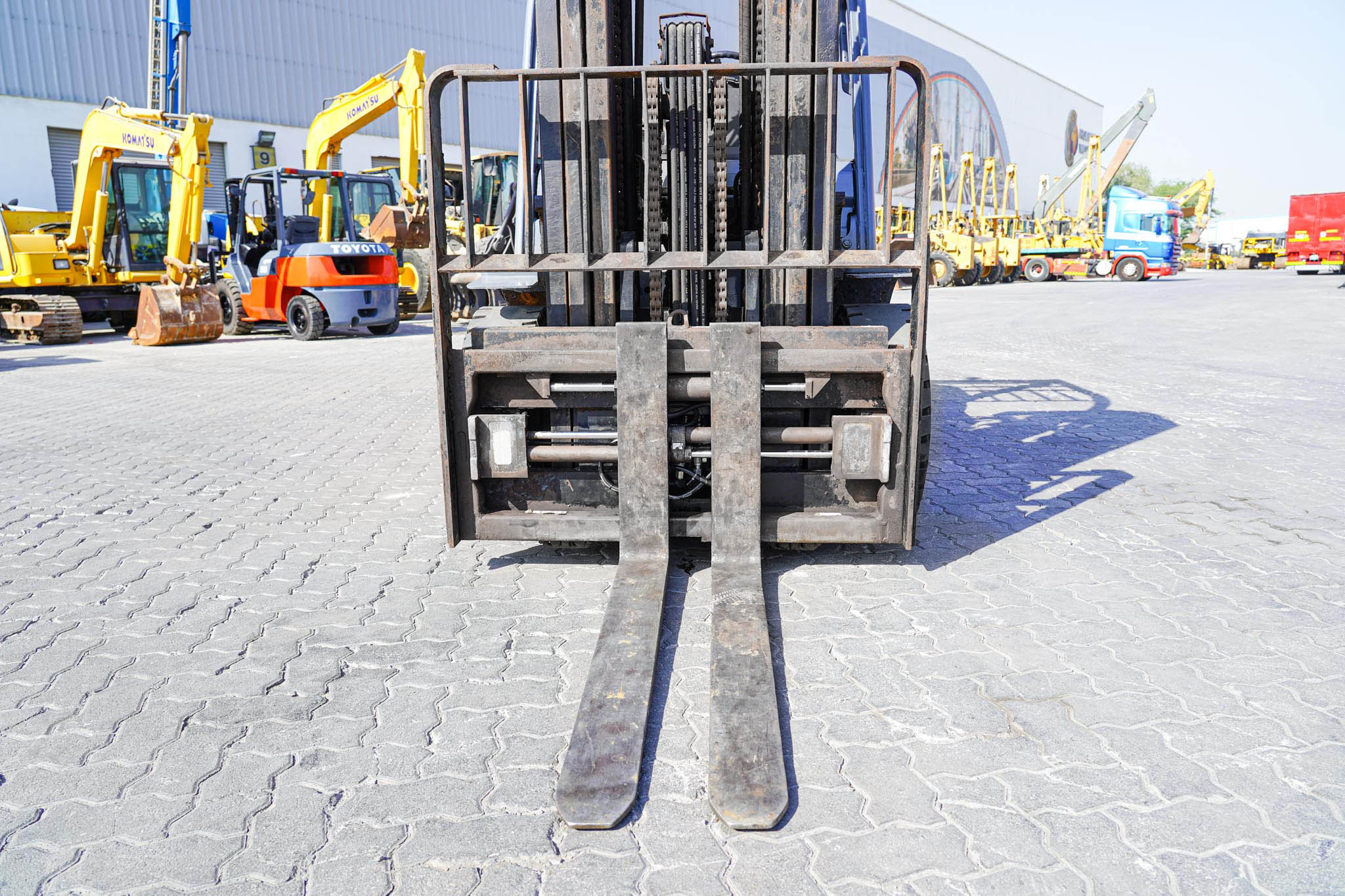 2020 Toyota 8FD35U 7050 lb 3.2 Ton Pneumatic Tire Forklift - Image 8