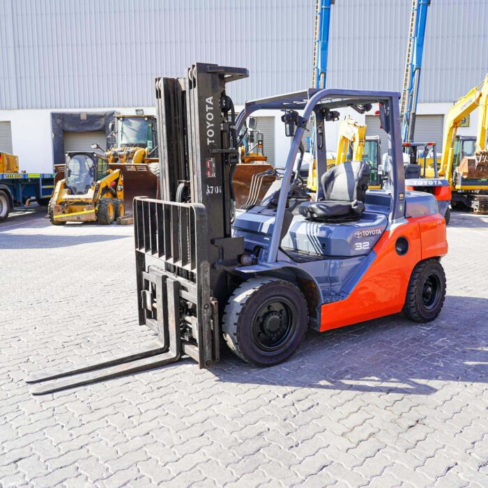2020 Toyota 8FD35U 7050 lb 3.2 Ton Pneumatic Tire Forklift