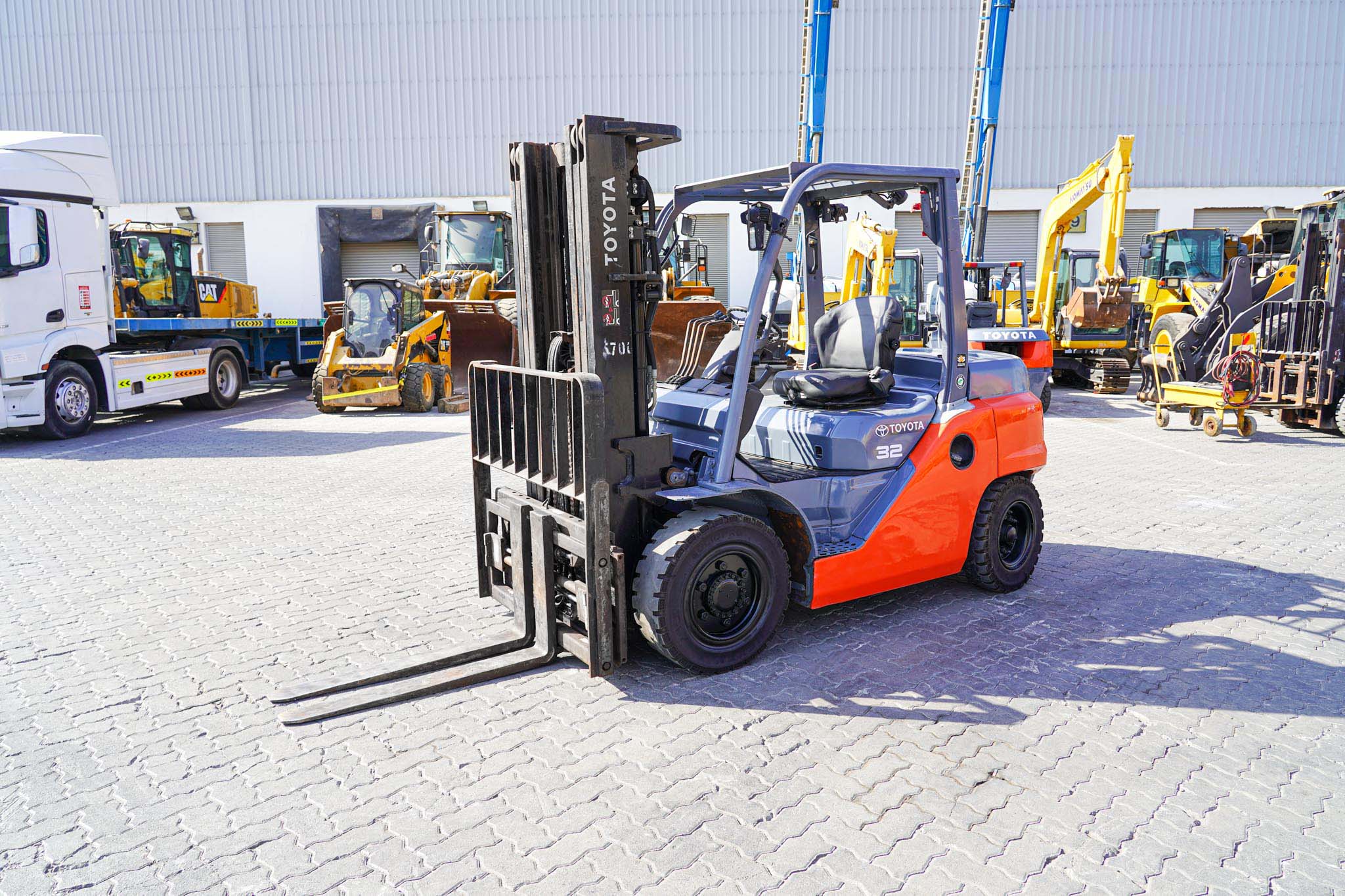 2020 Toyota 8FD35U 7050 lb 3.2 Ton Pneumatic Tire Forklift