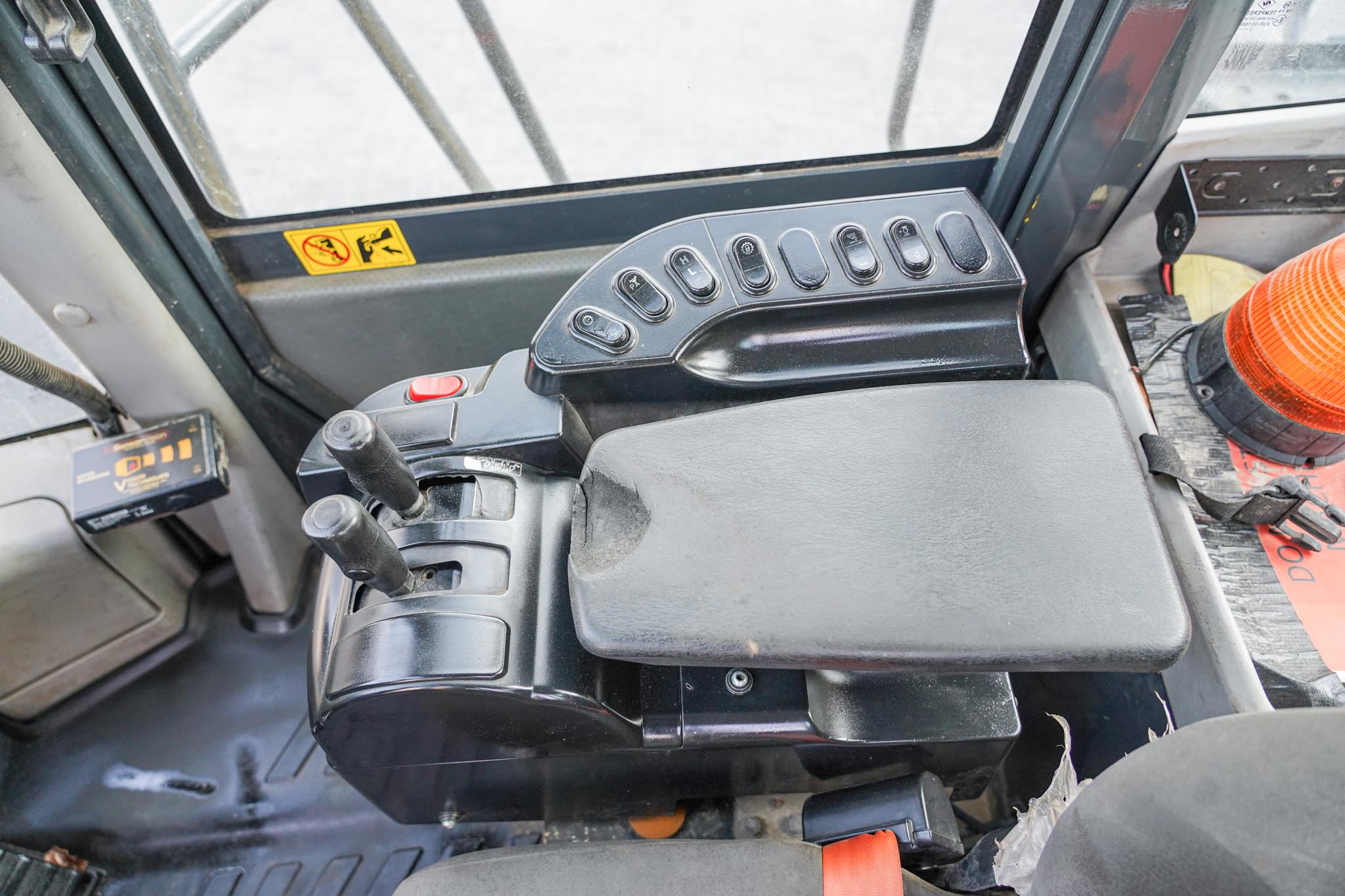 2015 KOMATSU WA500-7 Wheel Loader - Image 24