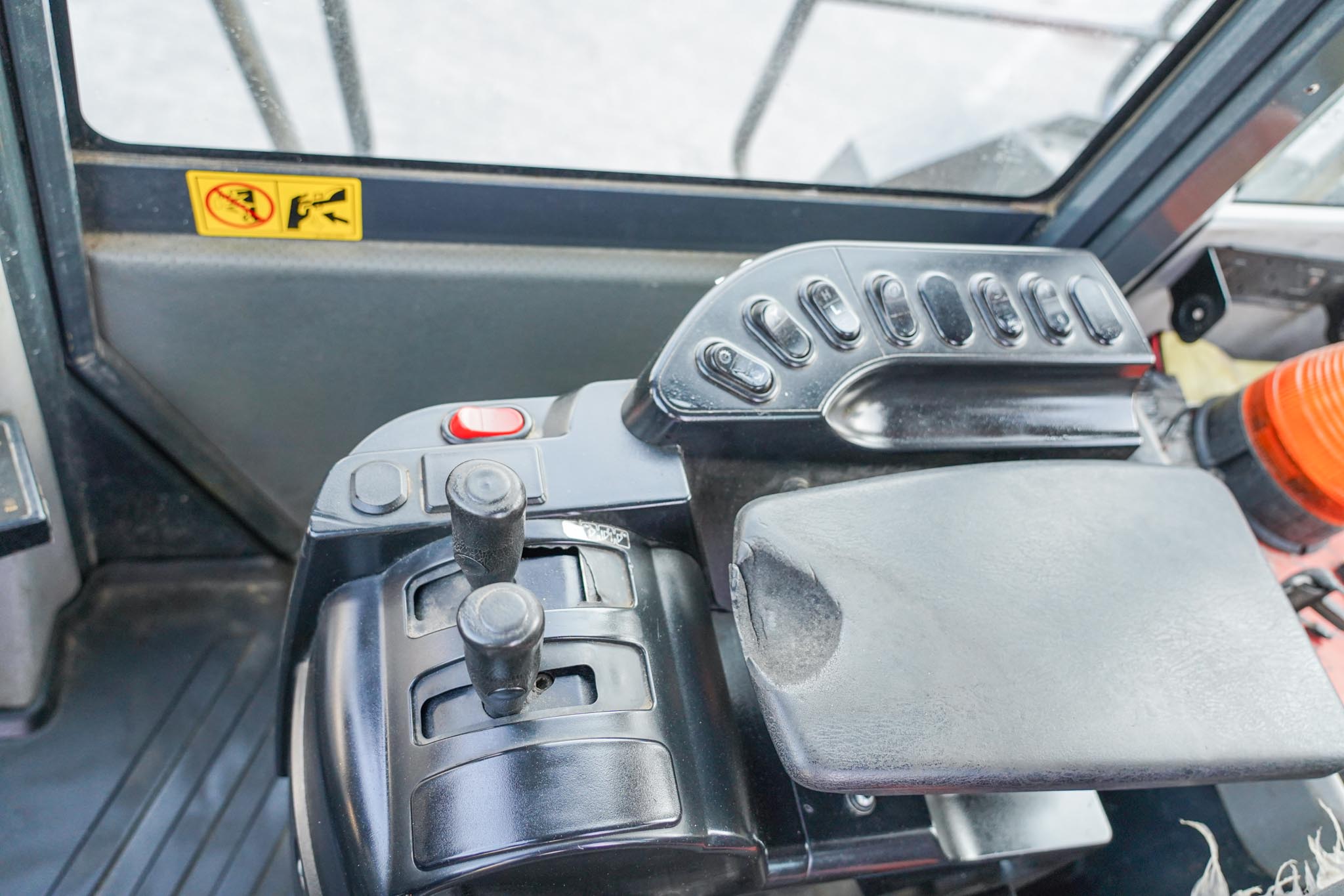 2015 KOMATSU WA500-7 Wheel Loader - Image 27