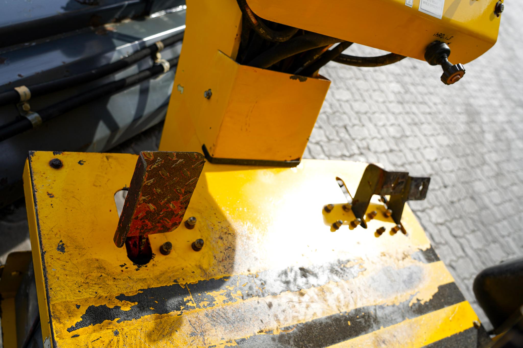 2016 Terramite TSS Self-Propelled Broom - Image 12