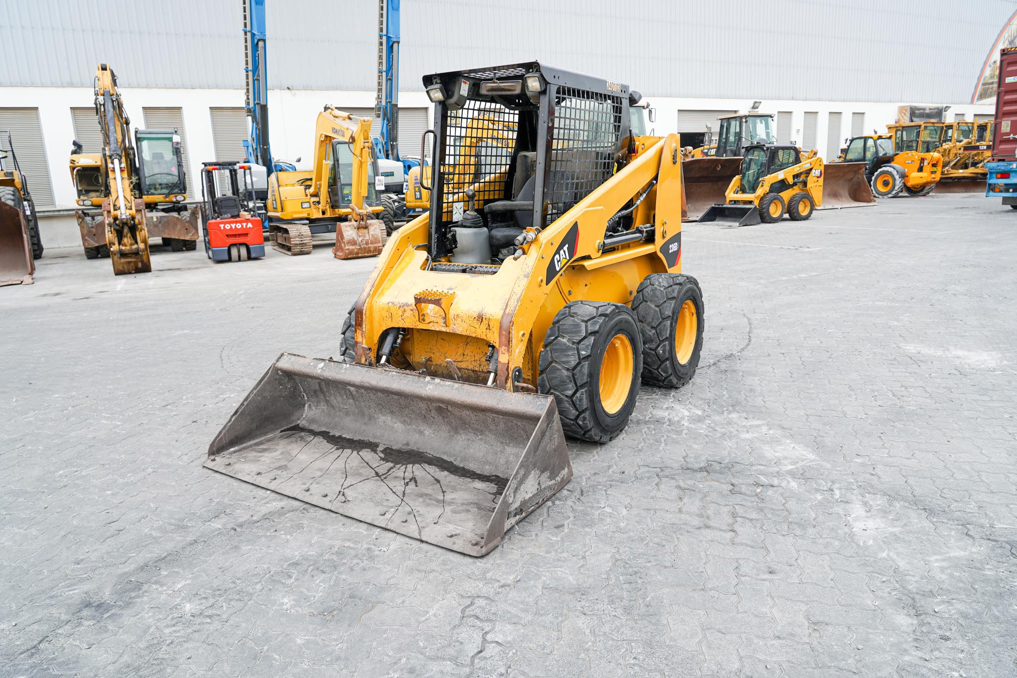 2012 CAT 236B3 Two-Speed Skid Steer Loader - Image 5