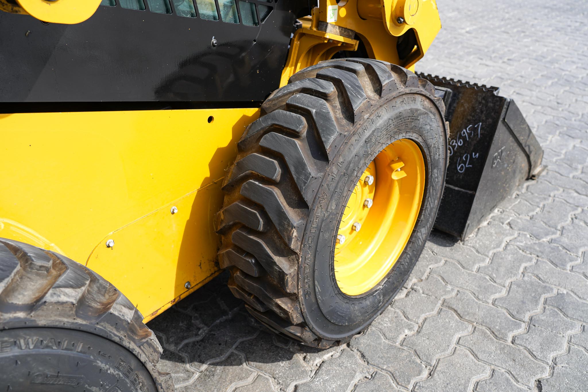 2021 CAT 226D3 Skid Steer Loader - Image 14