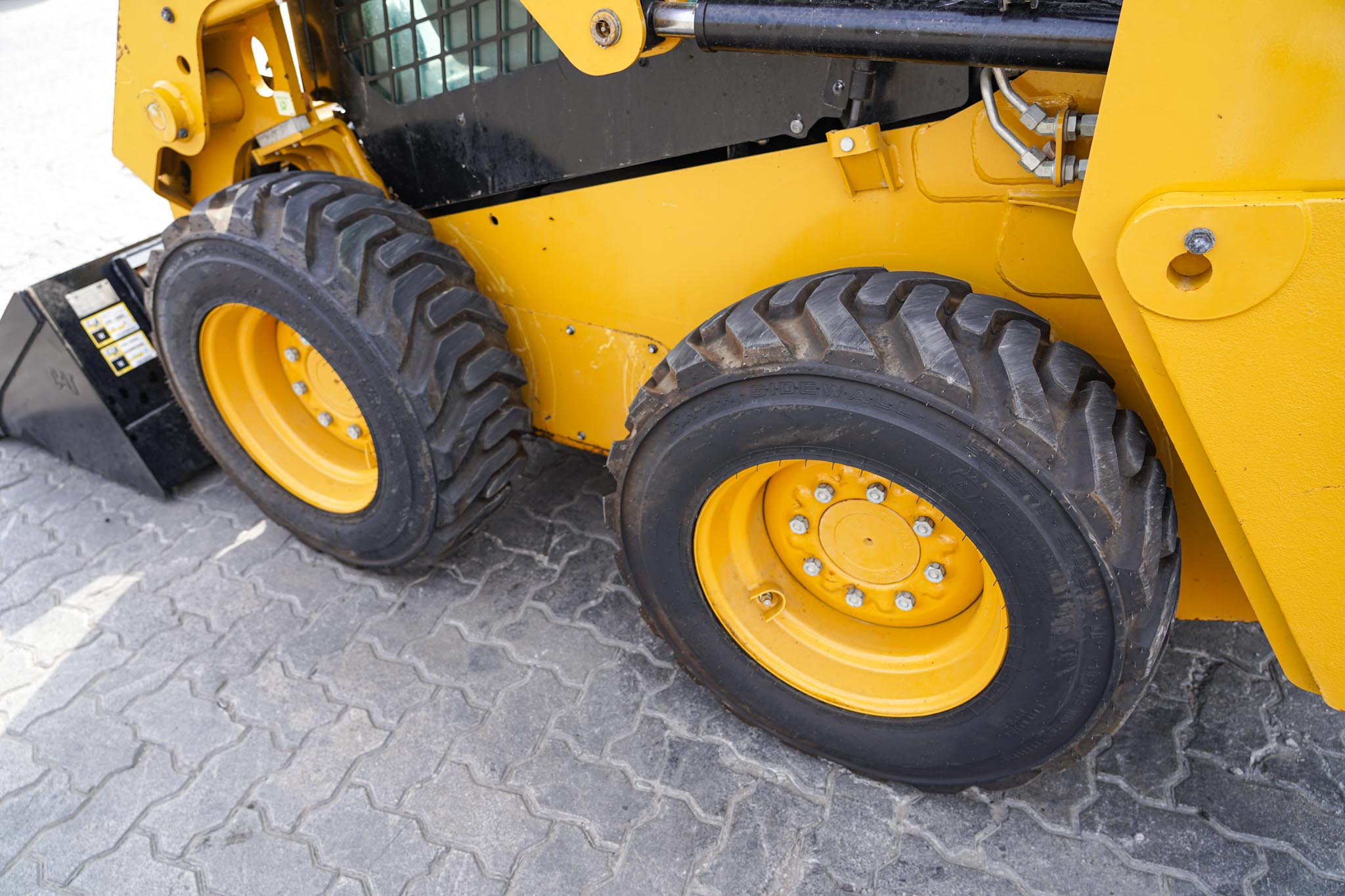 2021 CAT 226D3 Skid Steer Loader - Image 13