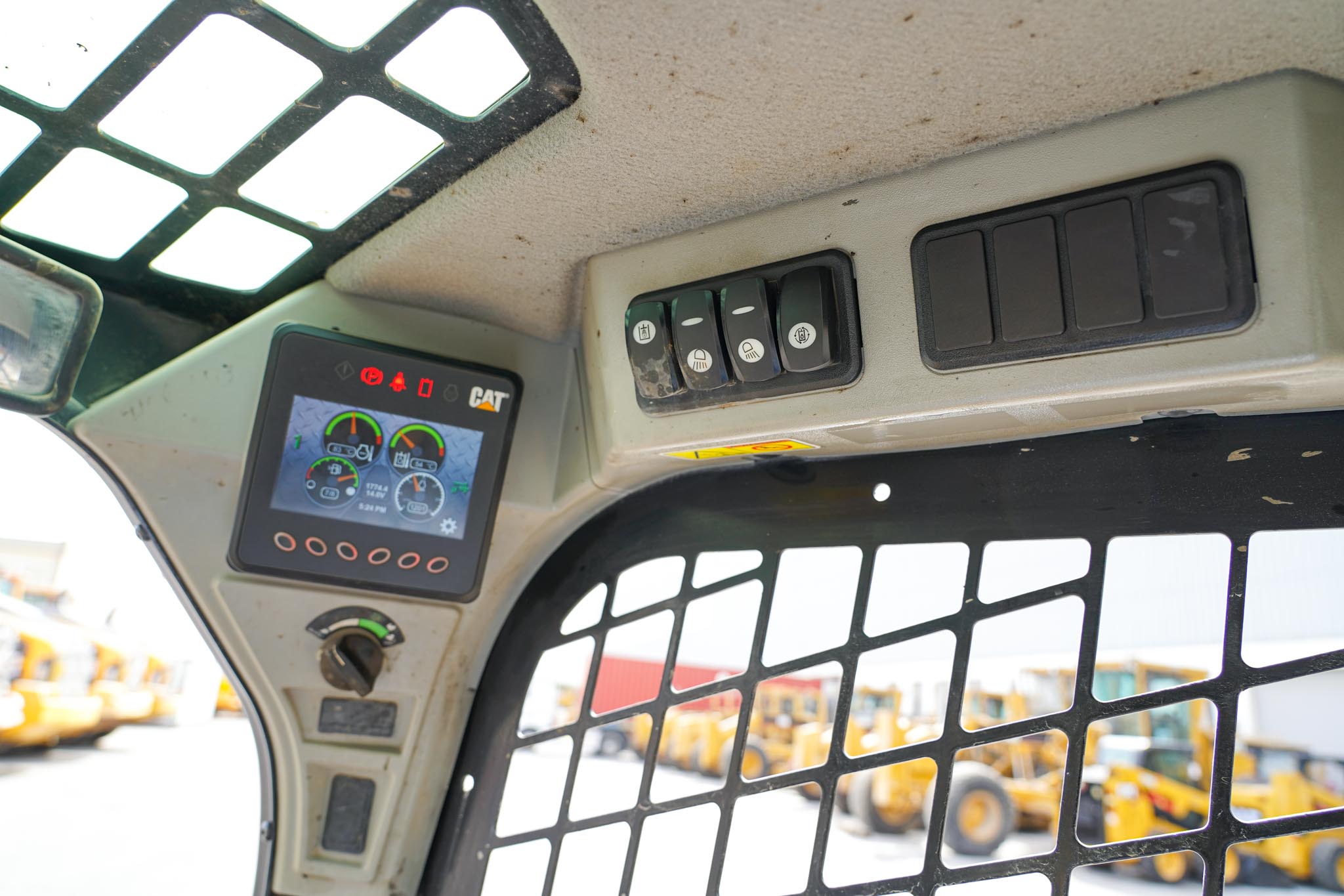 2019 CAT 226D Skid Steer Loader - Image 27