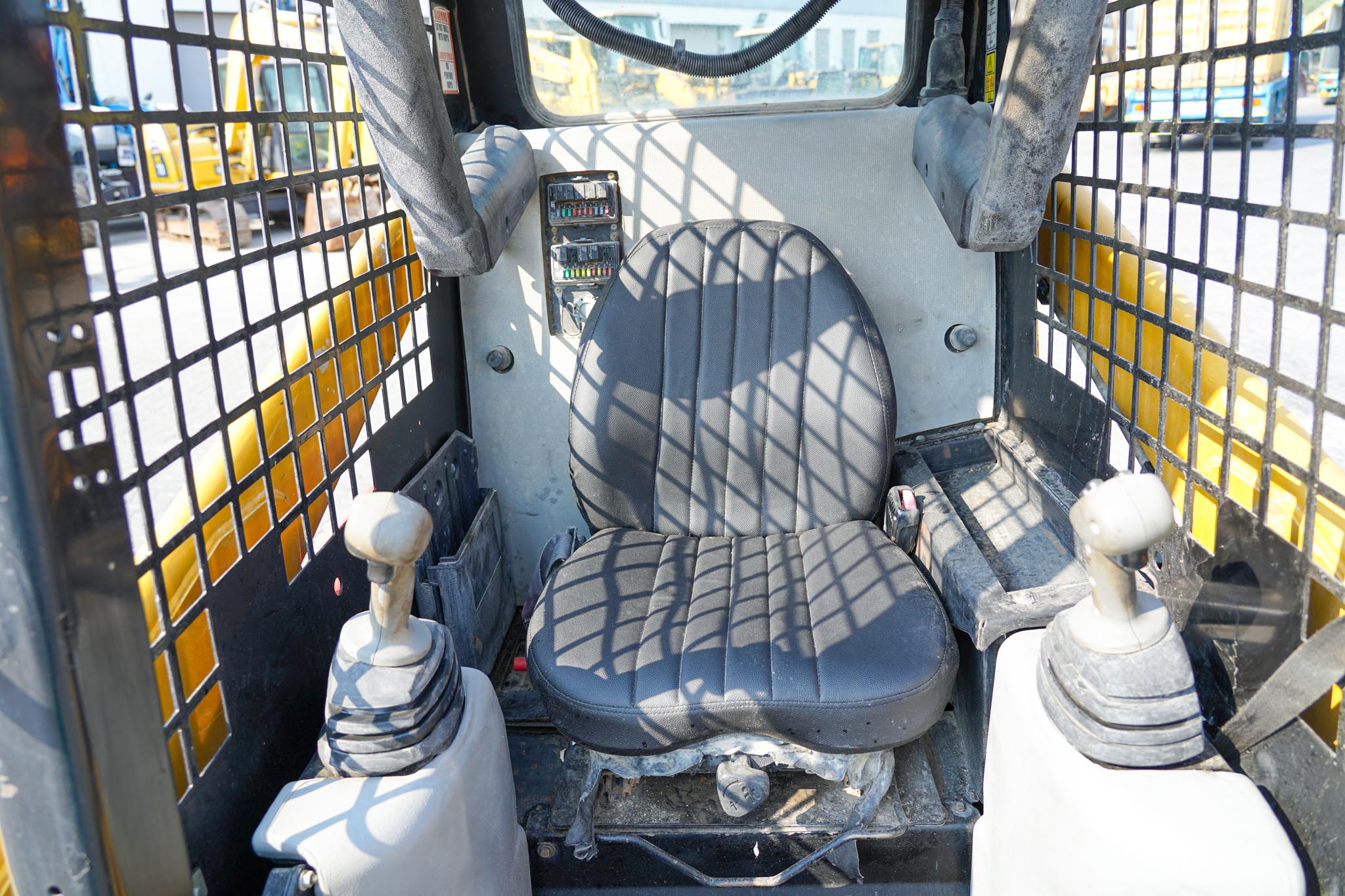 2015 CAT 226B3 Skid Steer Loader - Image 16