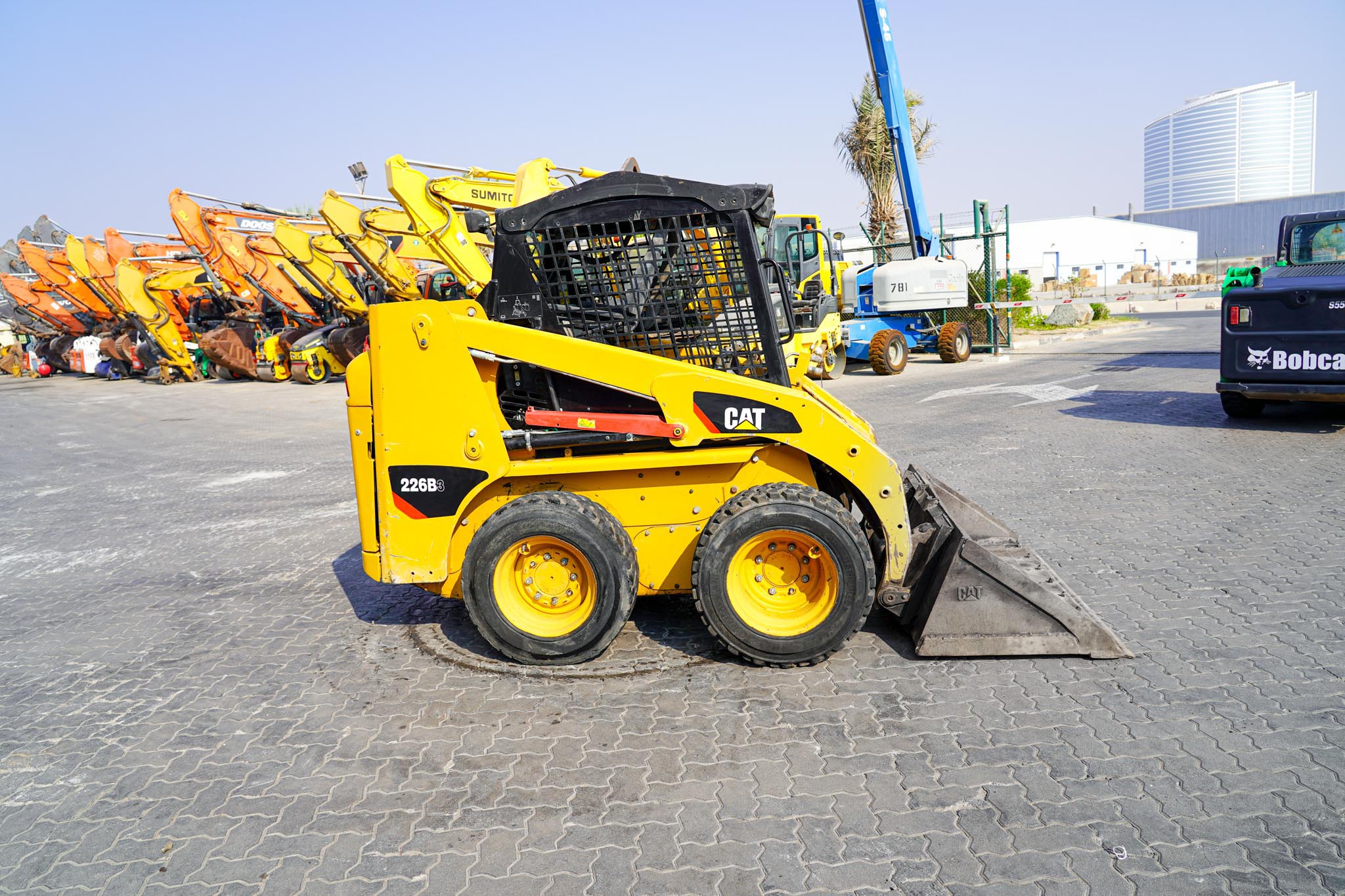 2015 CAT 226B3 Skid Steer Loader - Image 2