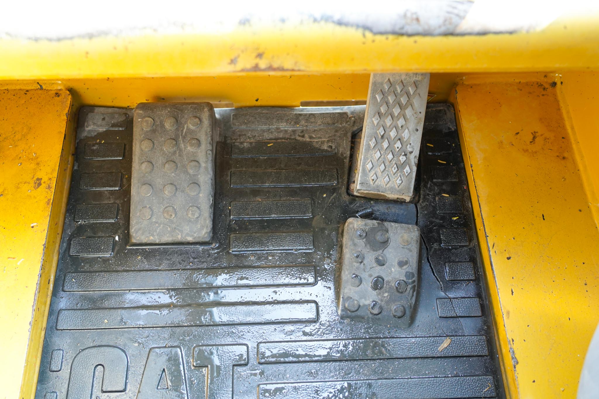 2015 CAT 226B3 Skid Steer Loader - Image 21